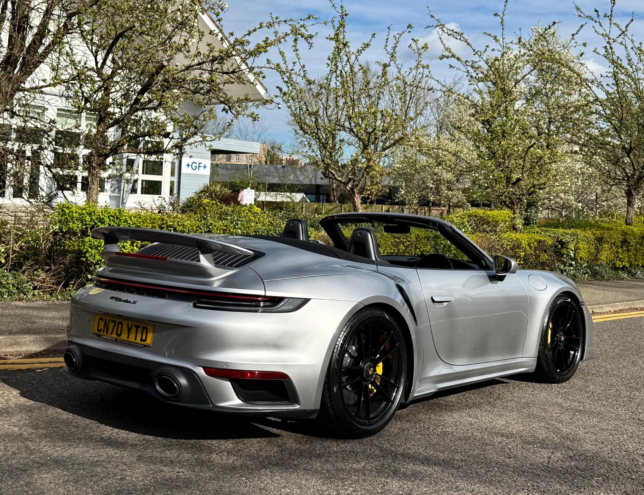 Porsche 911 view 24