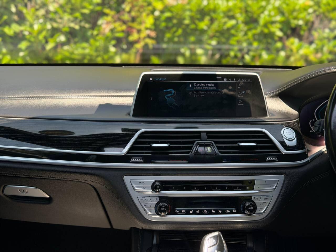 BMW 7 Series view 34