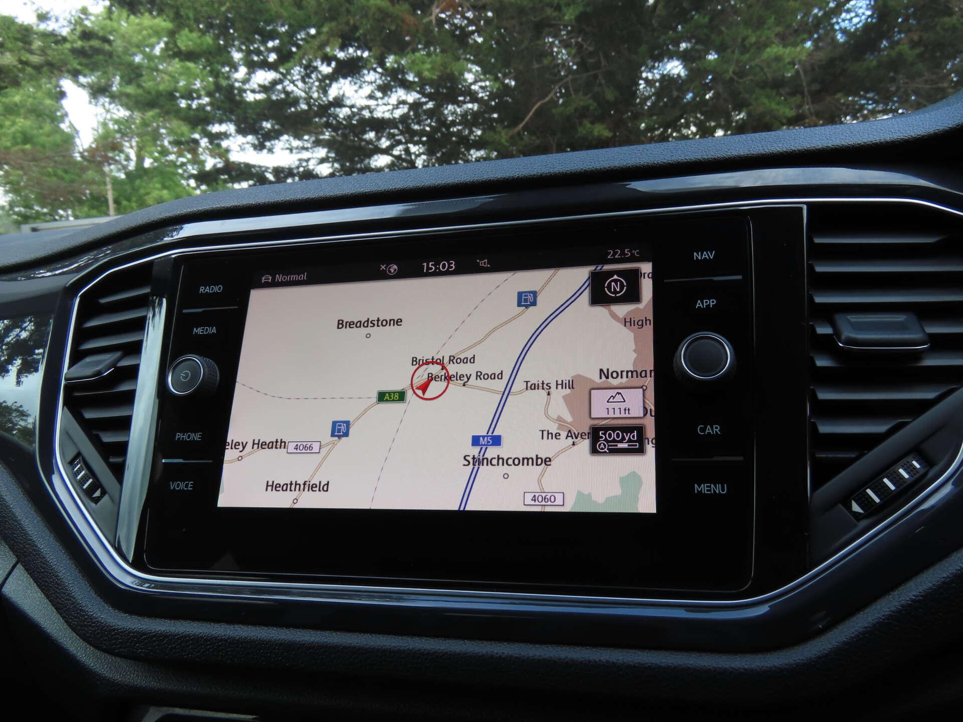 Volkswagen T-Roc view 12
