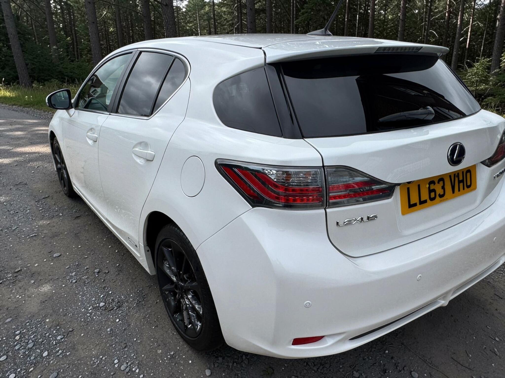 Lexus CT view 17