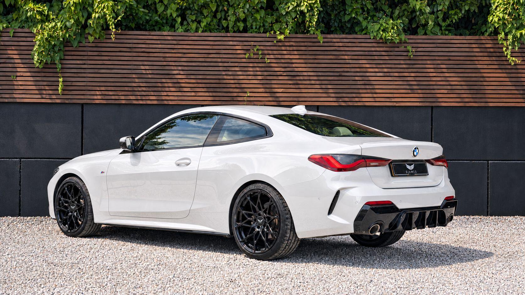 BMW 4 Series view 8