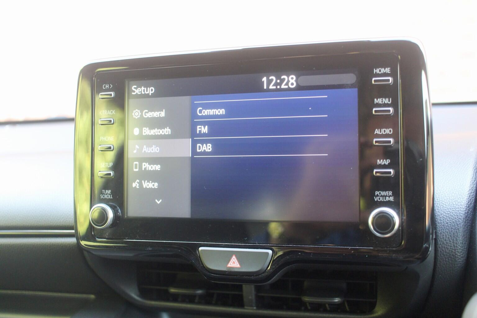 Toyota Yaris view 17