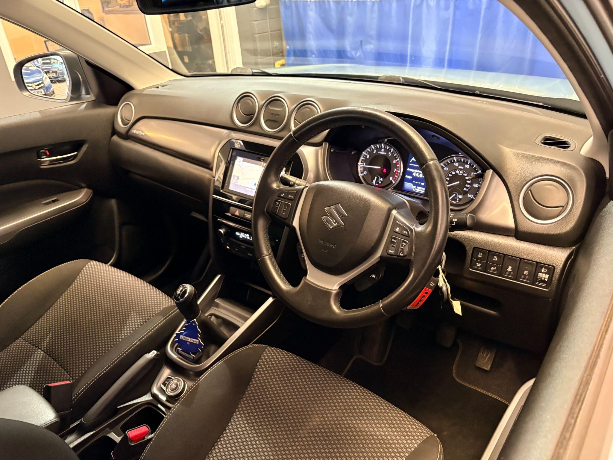Suzuki Vitara view 4