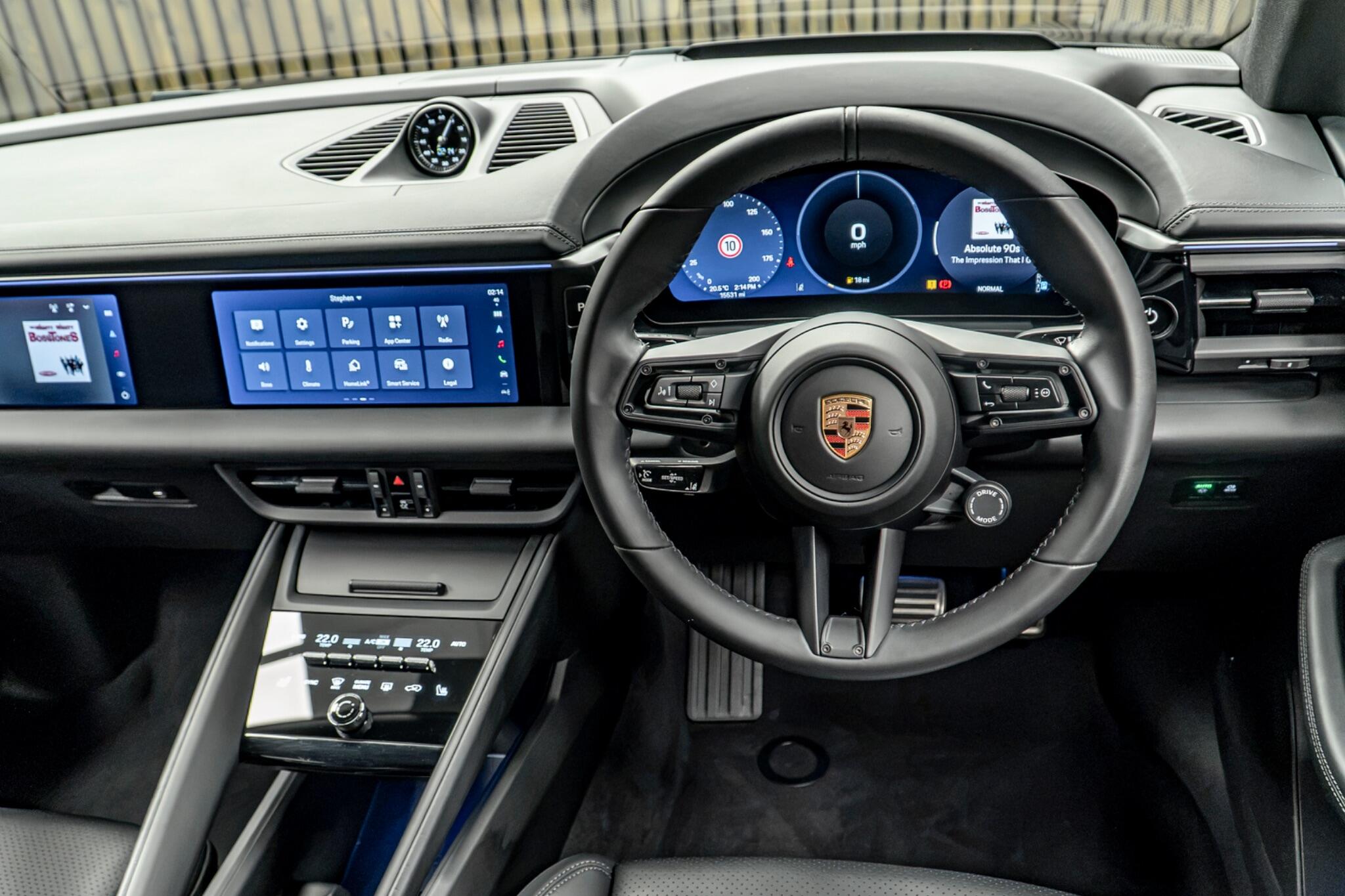 Porsche Macan view 26
