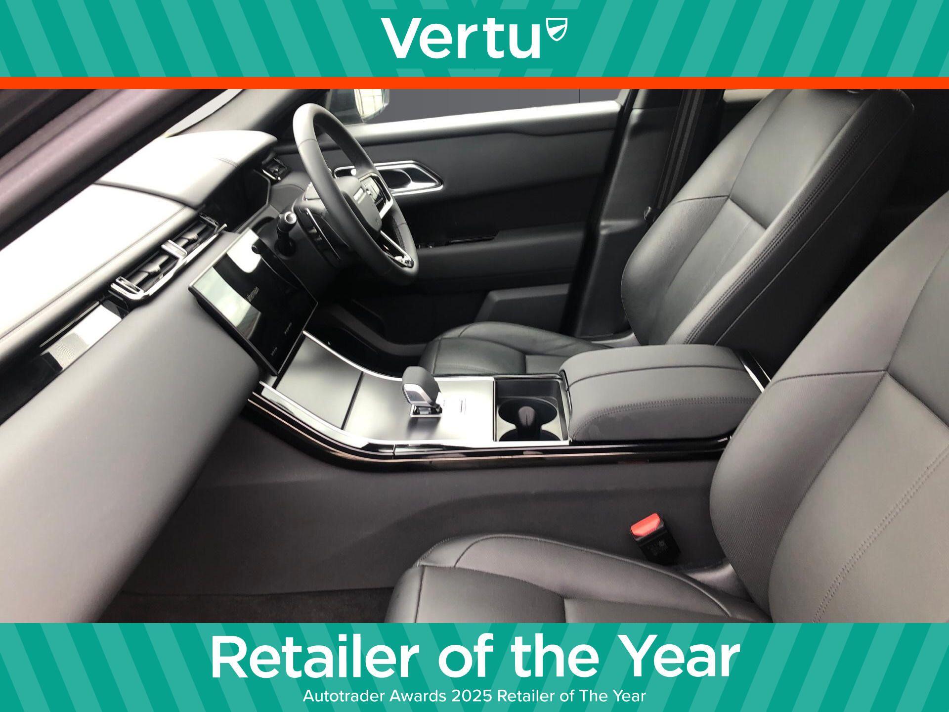 Land Rover Range Rover Velar view 3