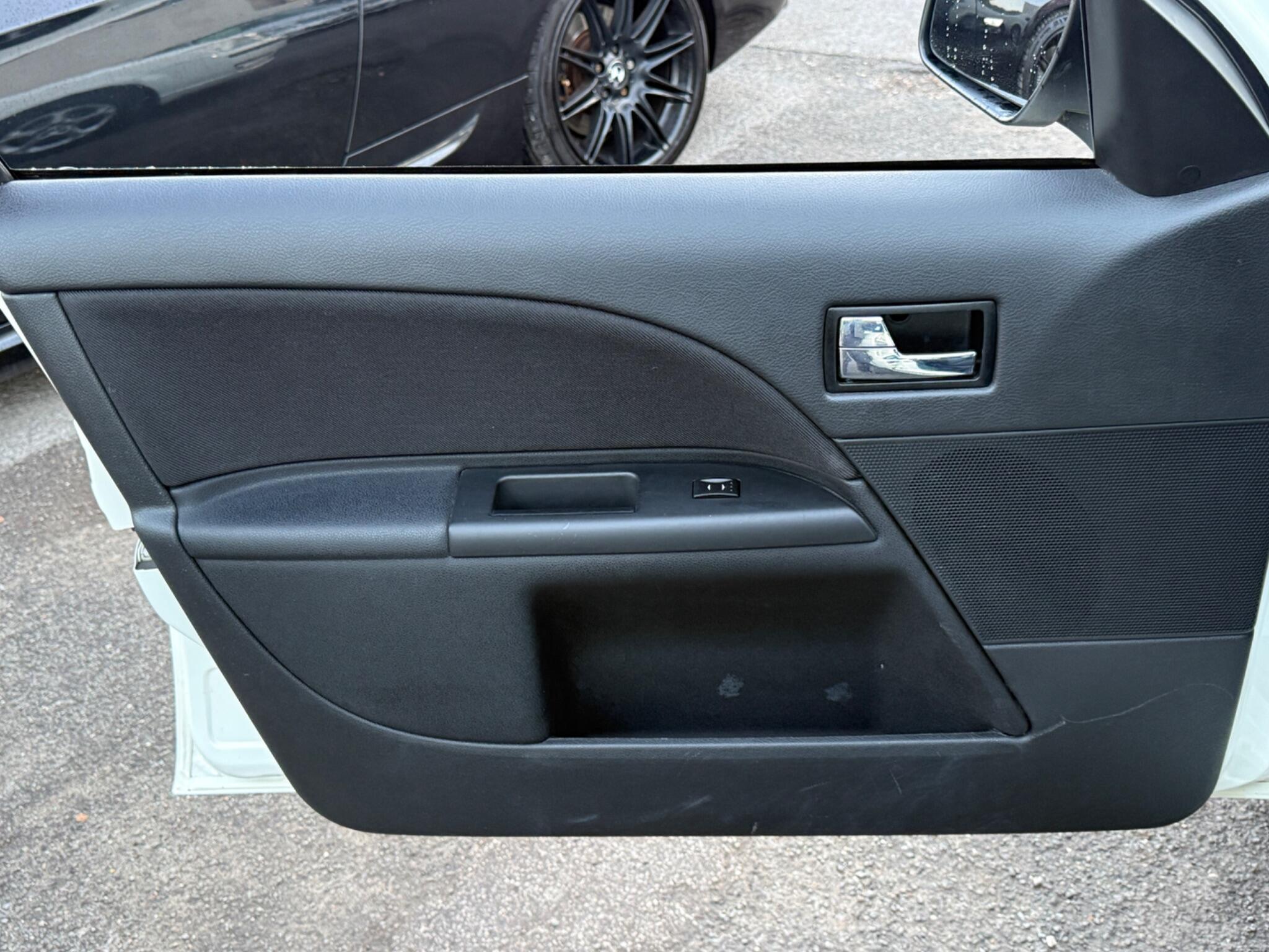 Ford Mondeo - Image 28