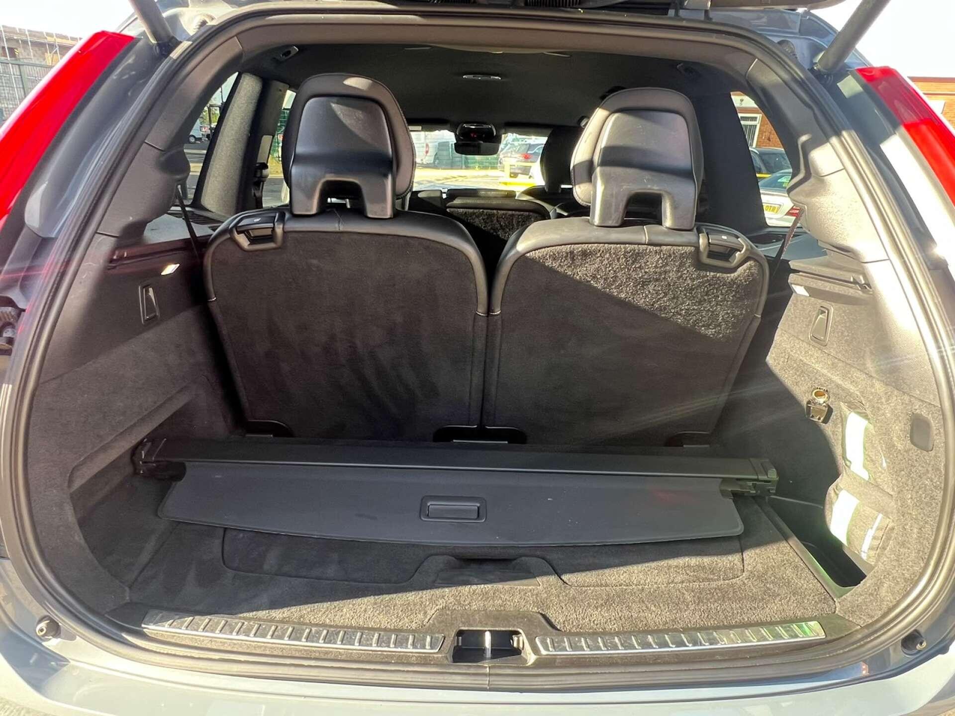 Volvo XC90 view 21