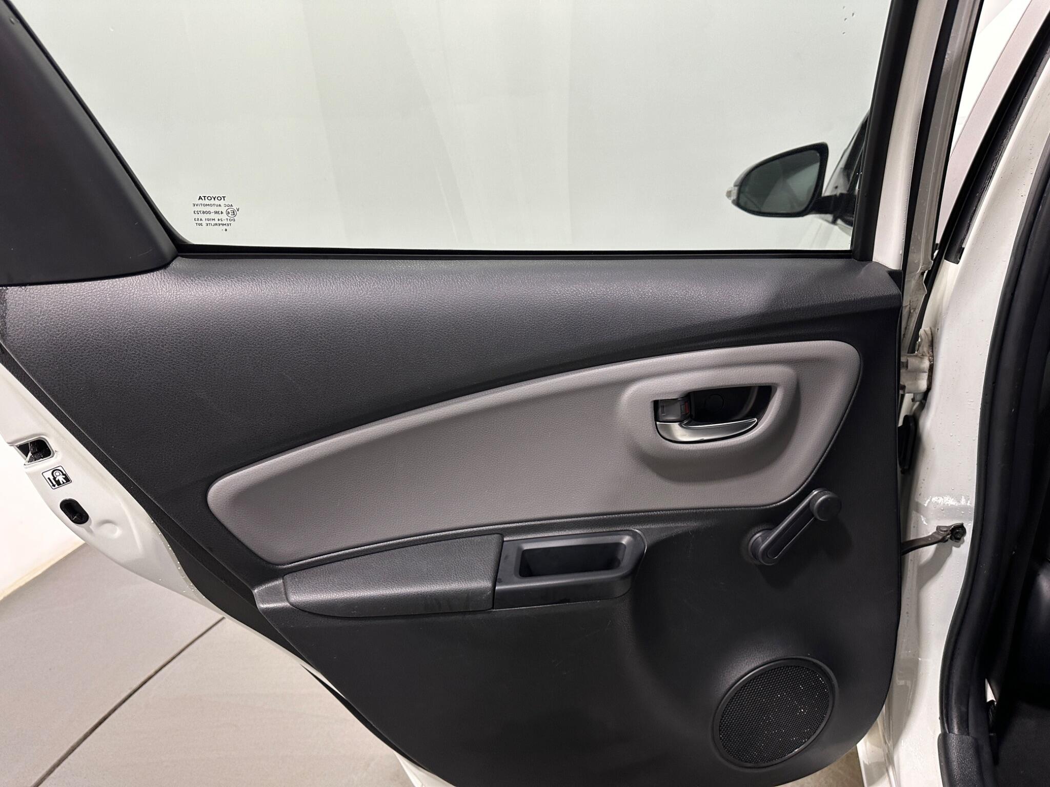 Toyota Yaris view 37