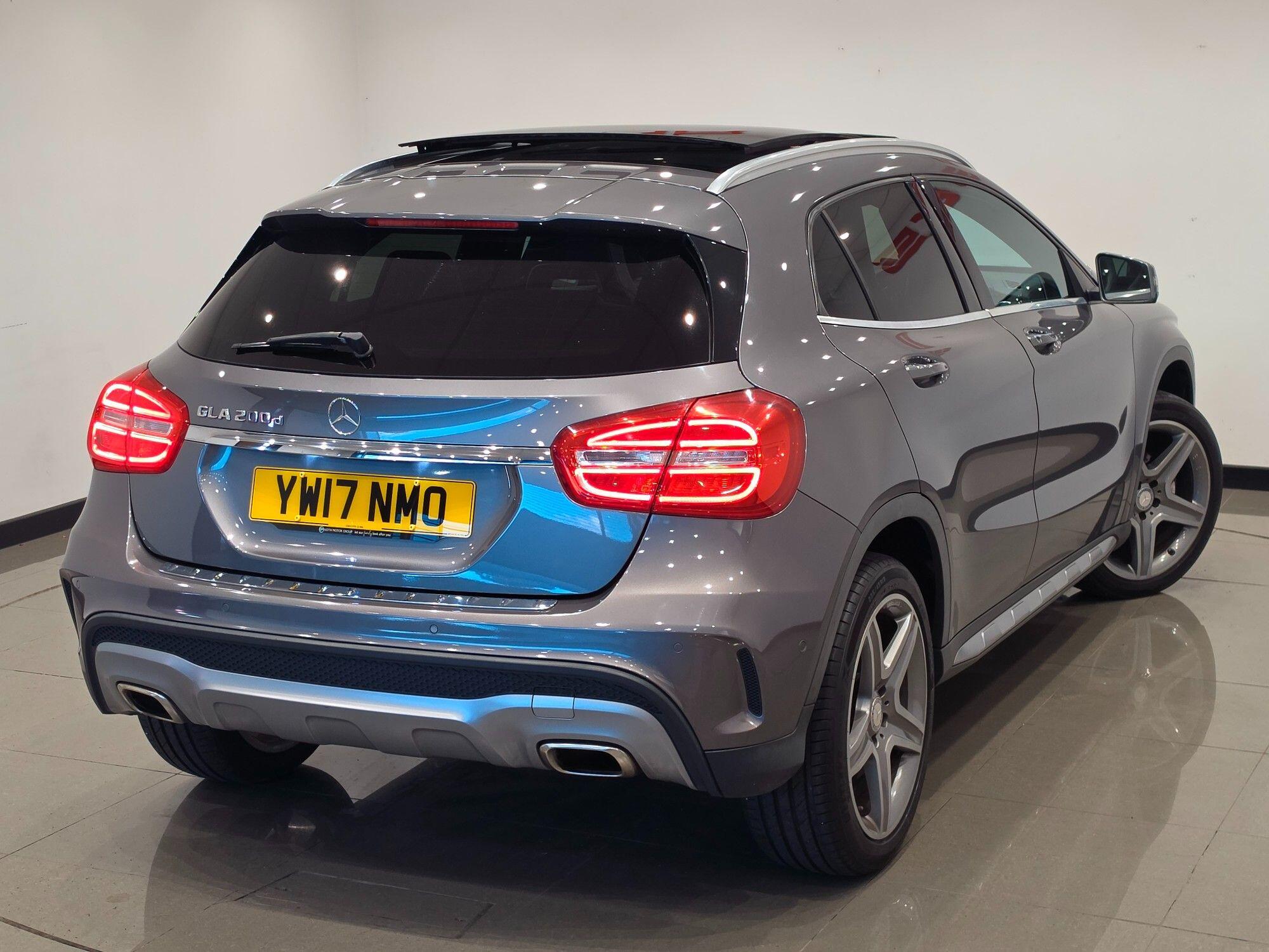 Mercedes-Benz GLA view 10