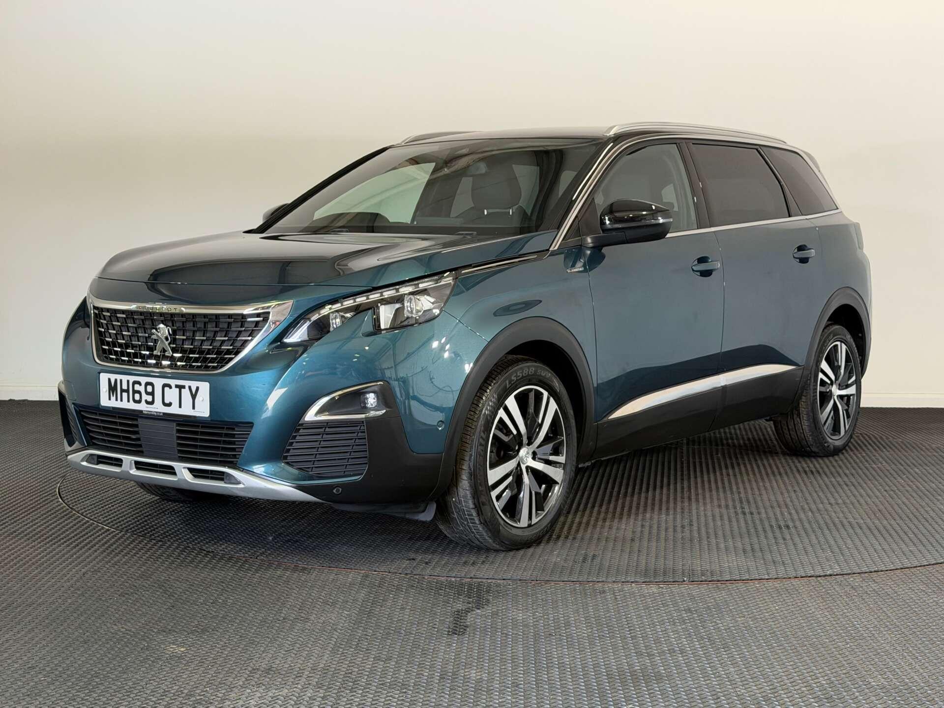 Peugeot 5008 view 3