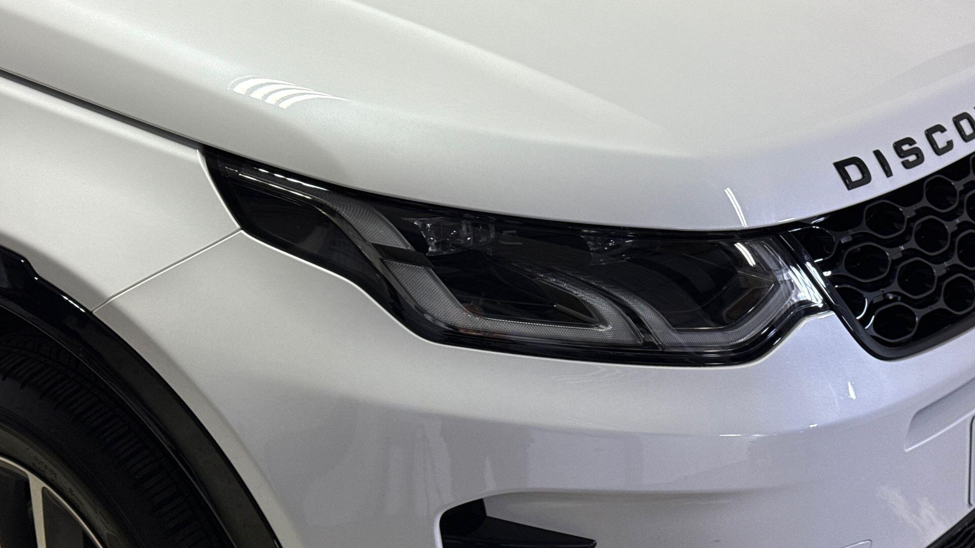 Land Rover Discovery Sport view 17