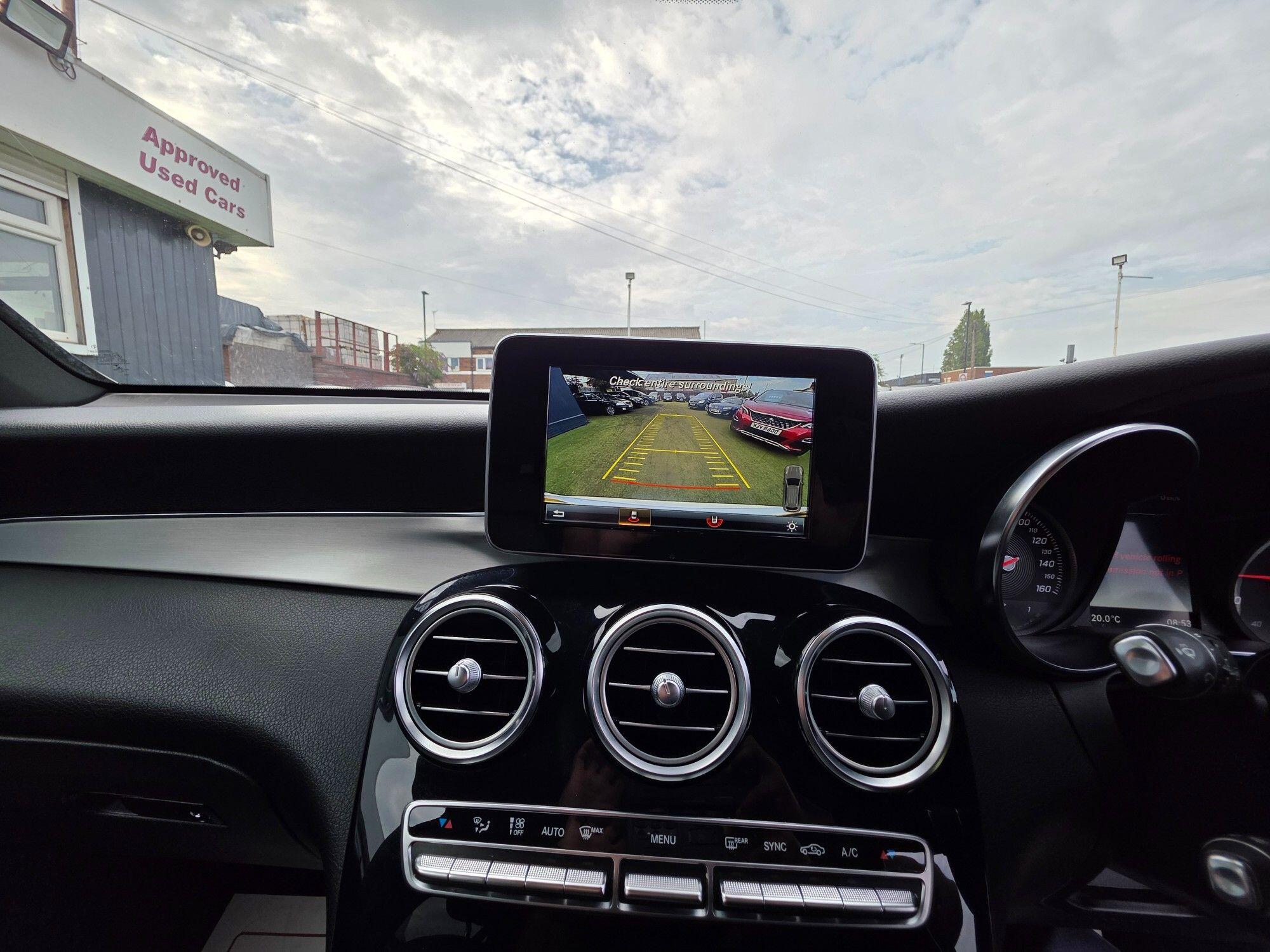Mercedes-Benz GLC view 3