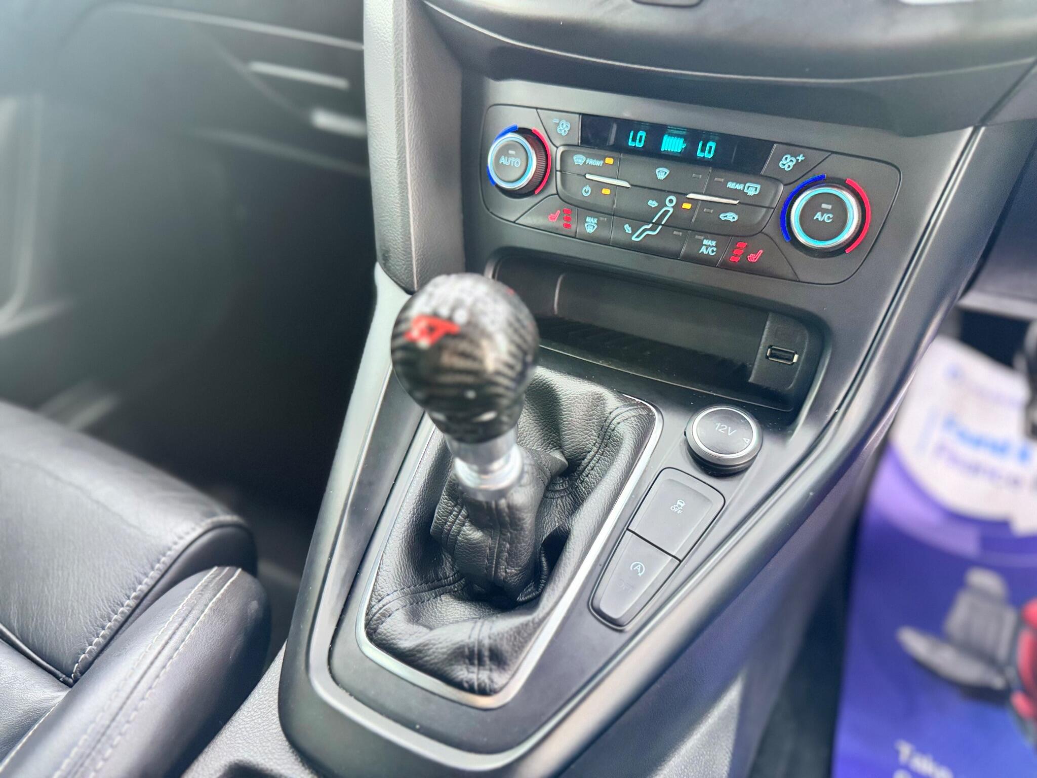 Ford Focus view 46
