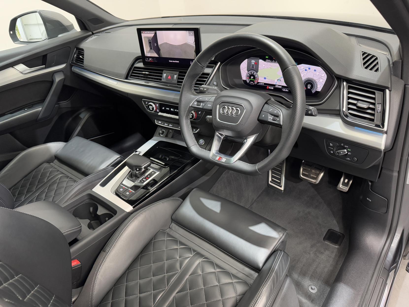 Audi Q5 view 21