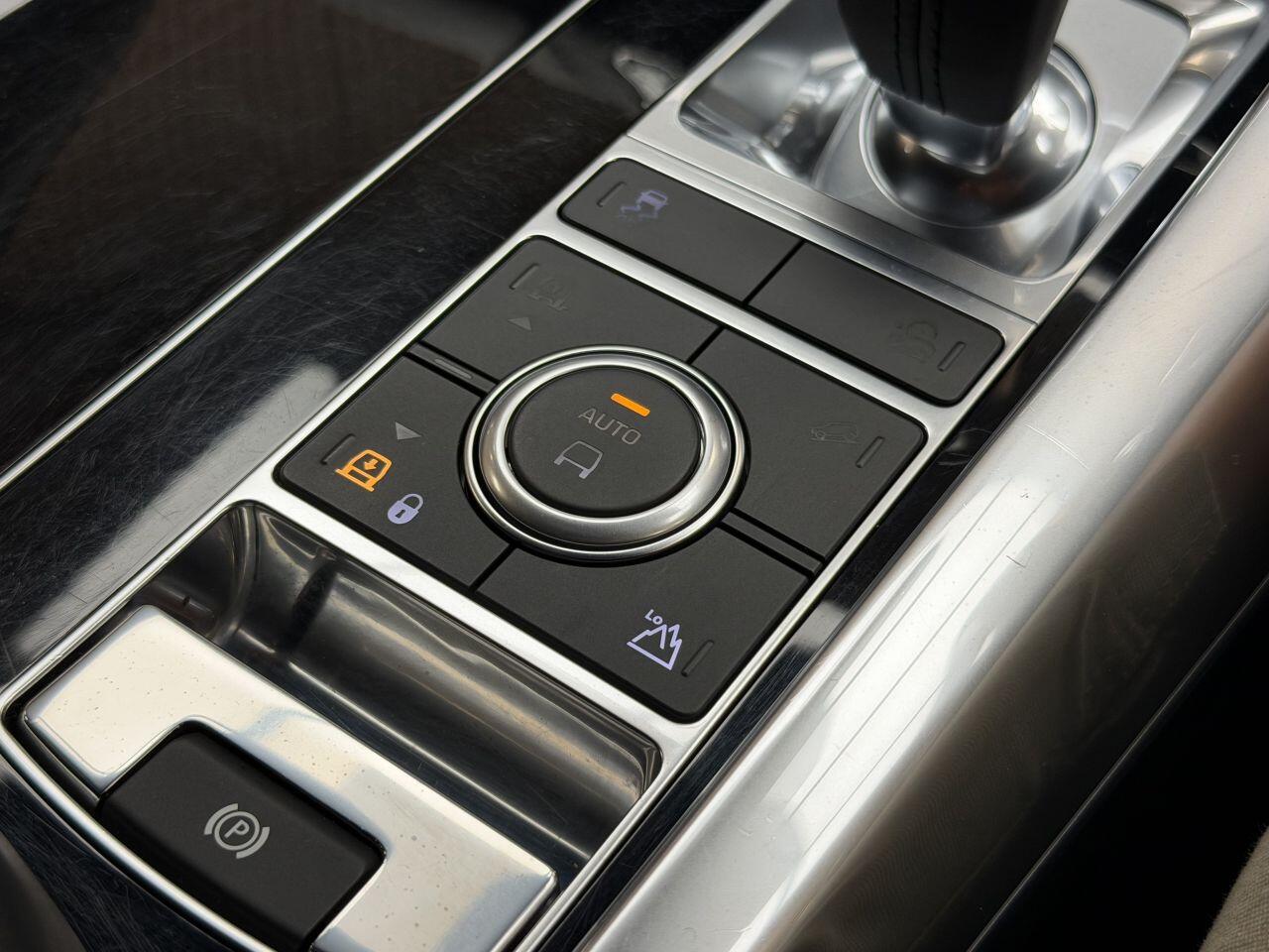Land Rover Range Rover Sport view 32