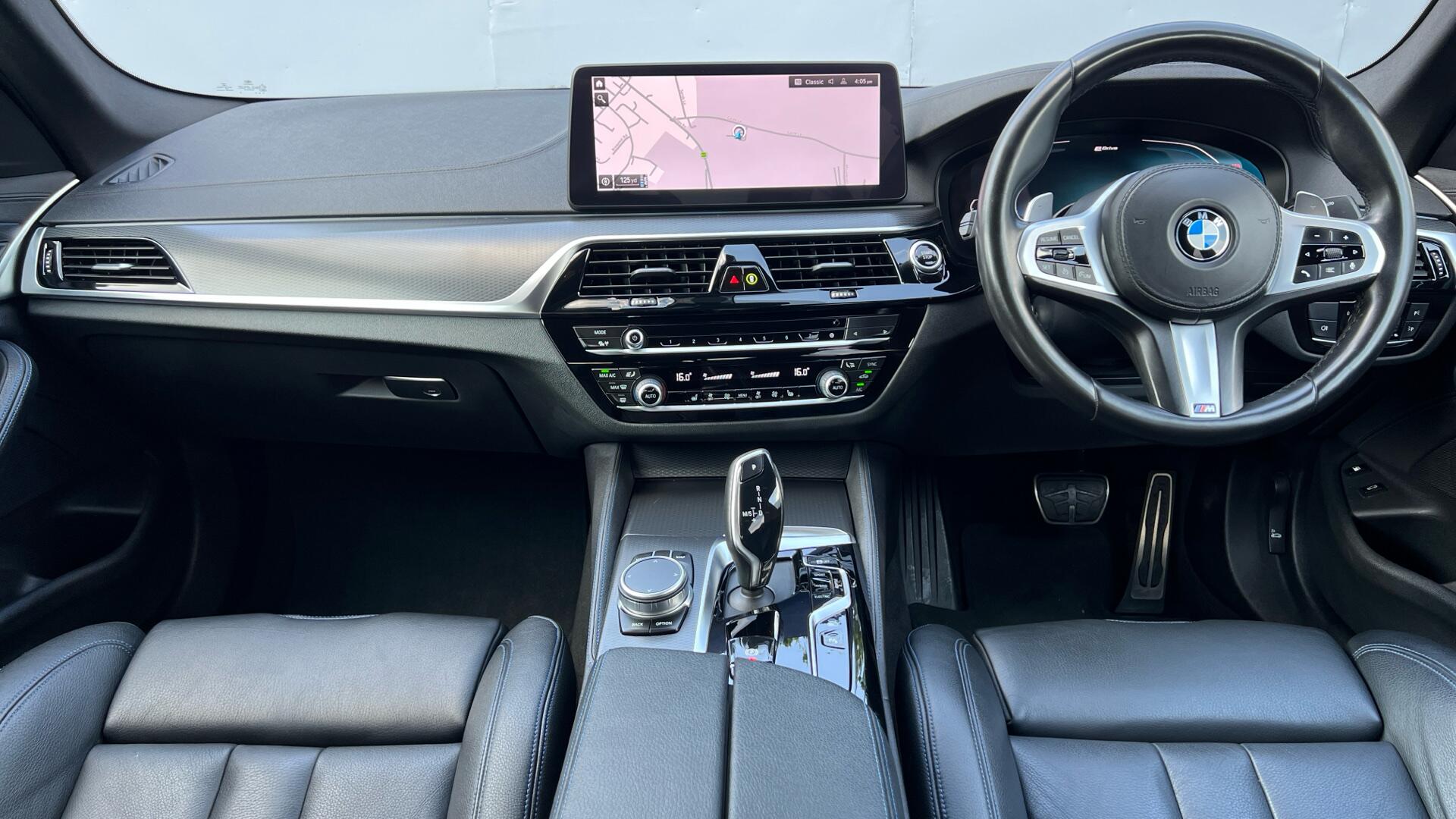 BMW 5 Series view 4
