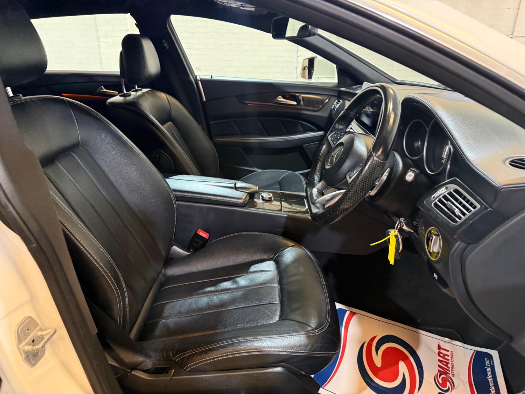 Mercedes-Benz CLS view 35