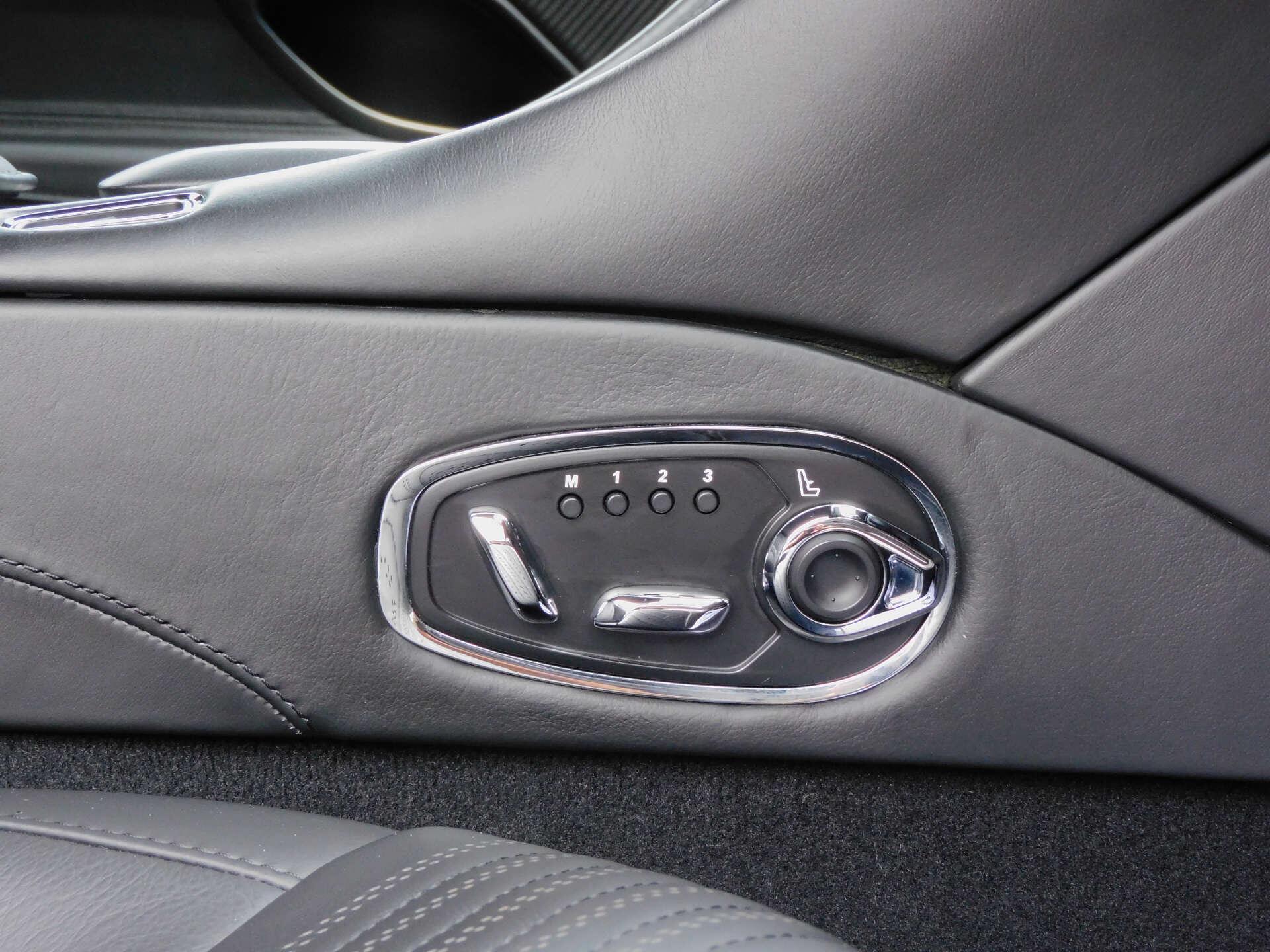 Aston Martin DB11 view 28