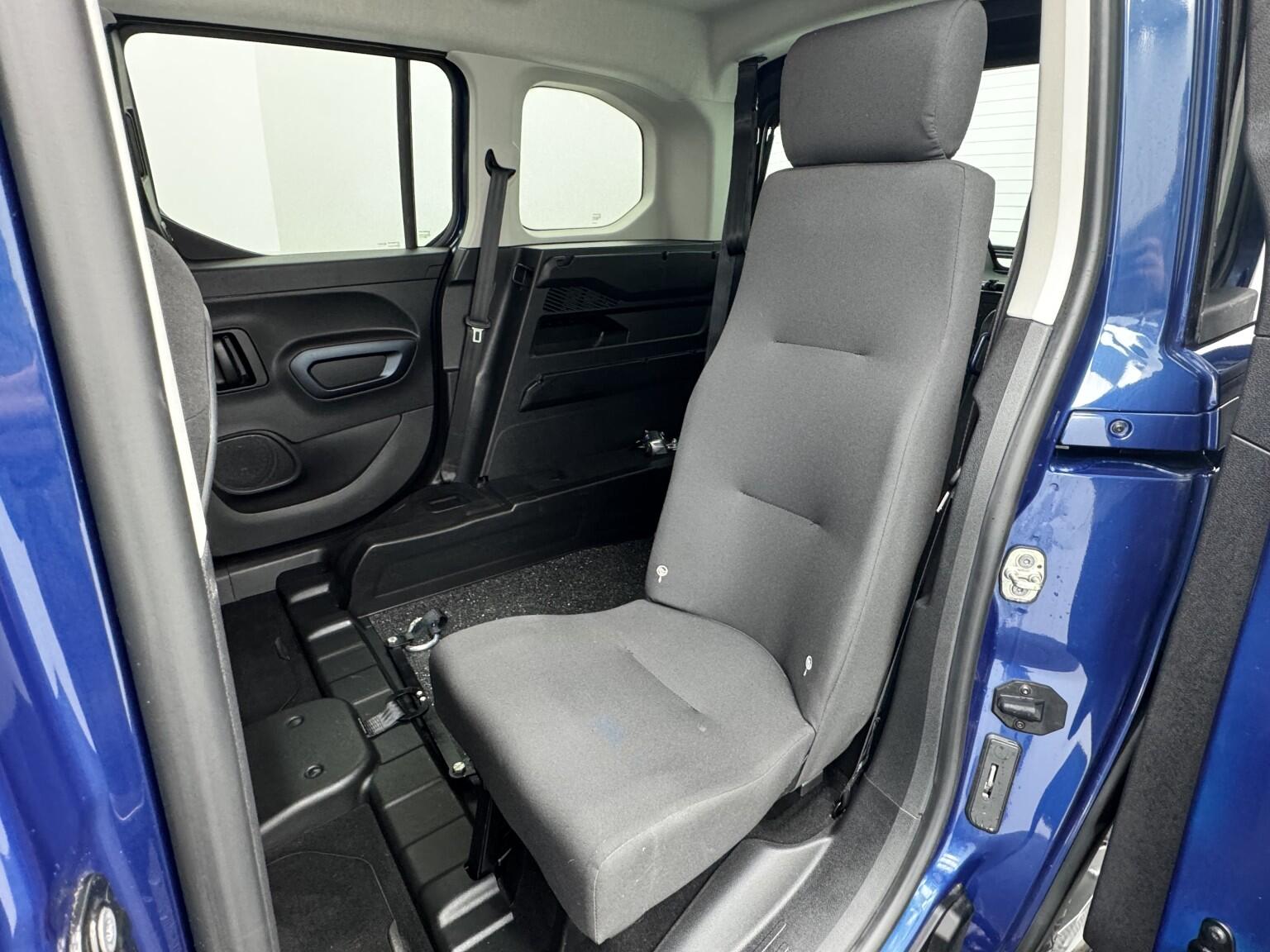 Peugeot Rifter view 18