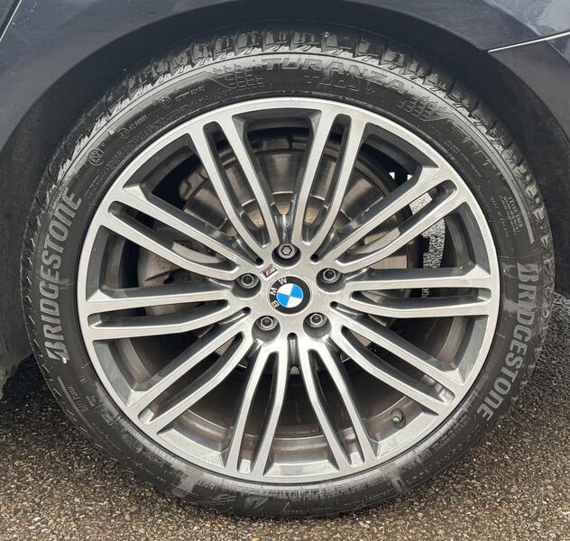 2017 BMW 5 Series image 23