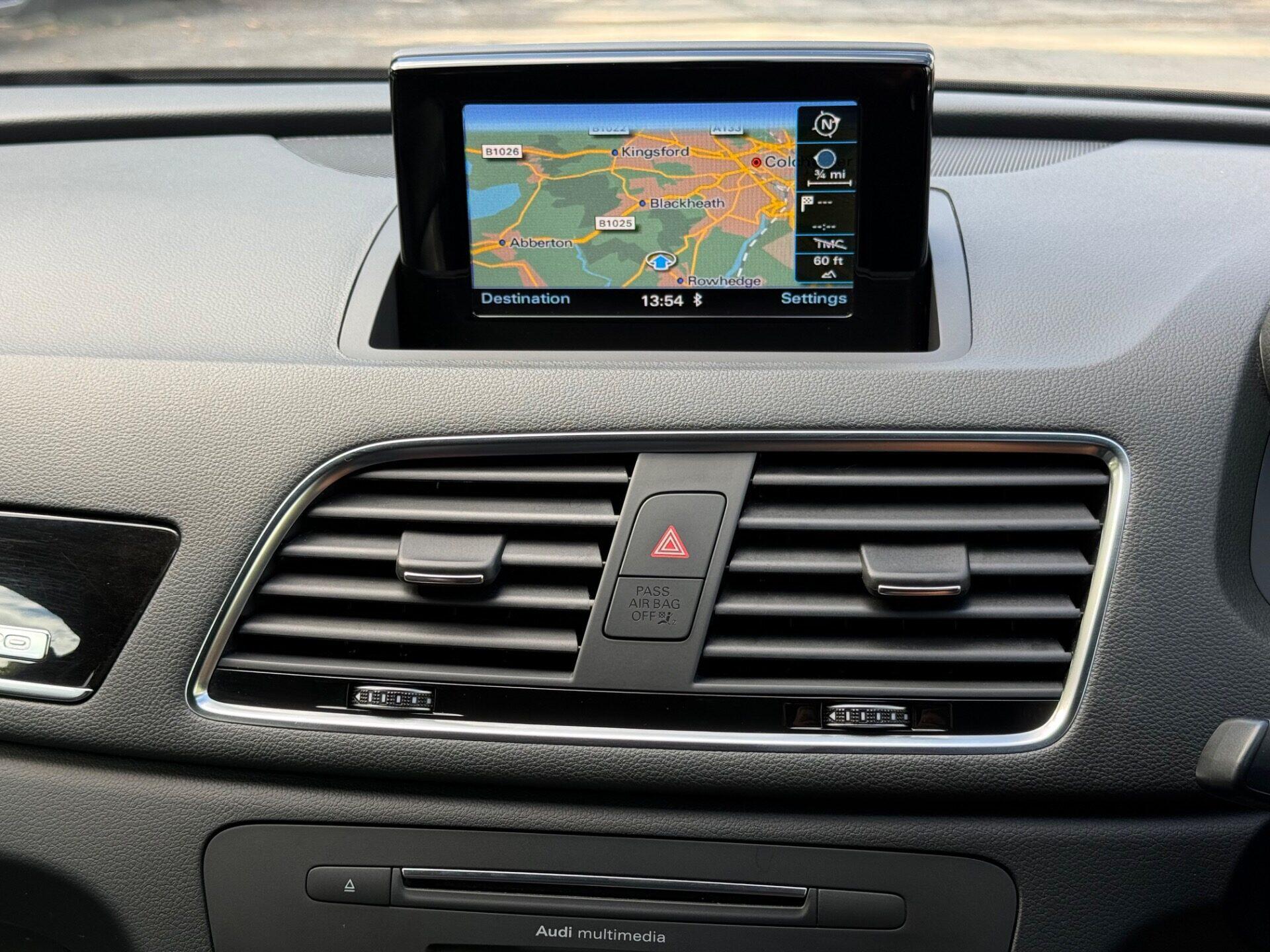 Audi Q3 view 35