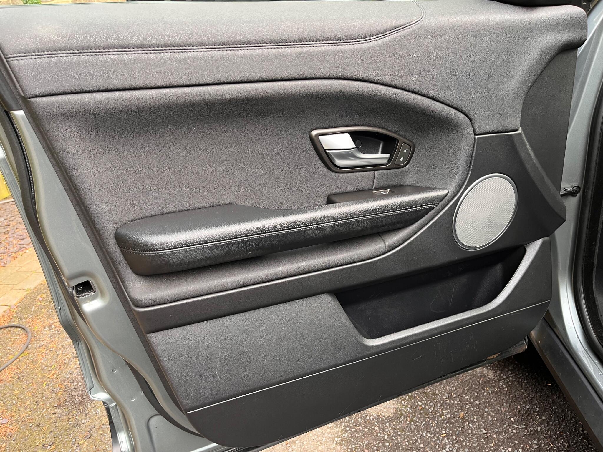 Land Rover Range Rover Evoque view 36