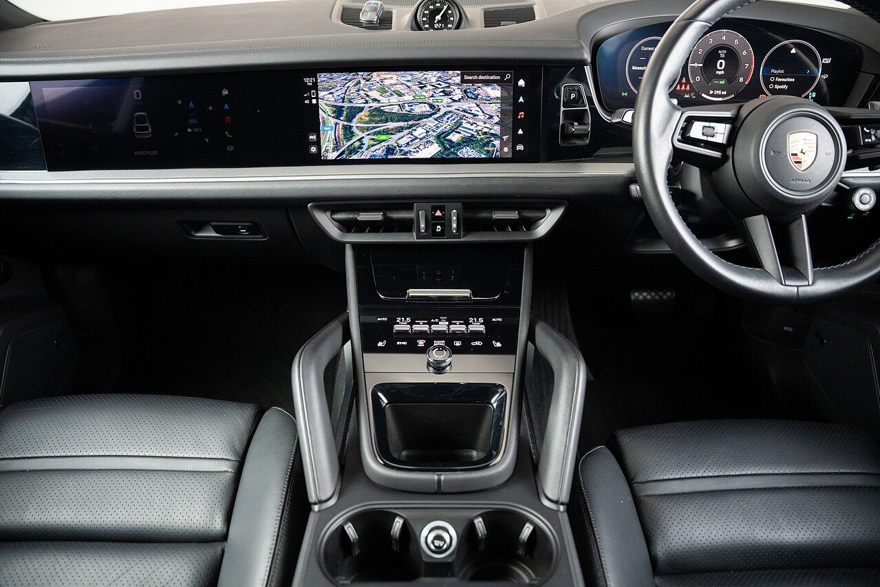 Porsche Cayenne view 29