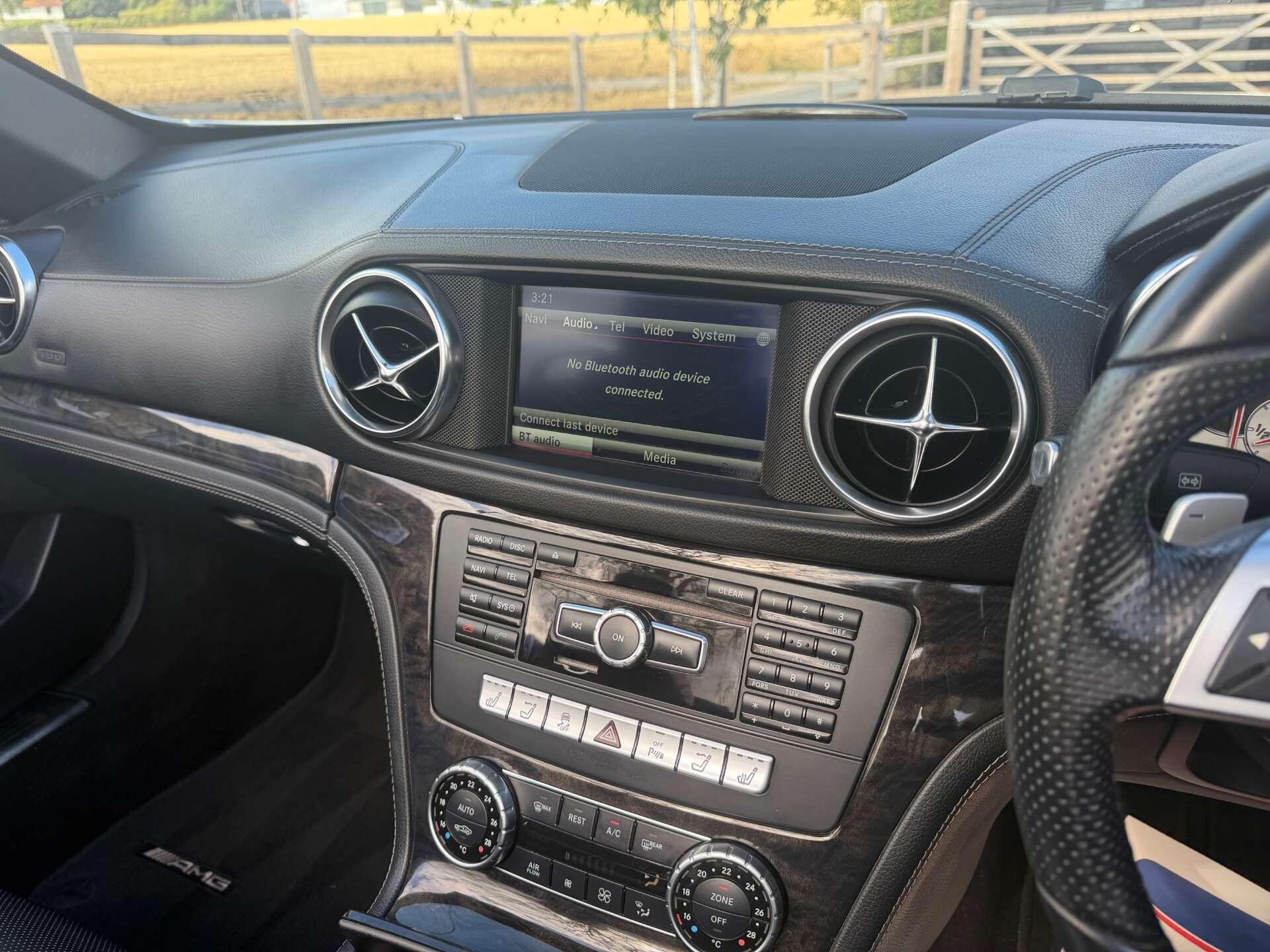 Mercedes-Benz SL view 20