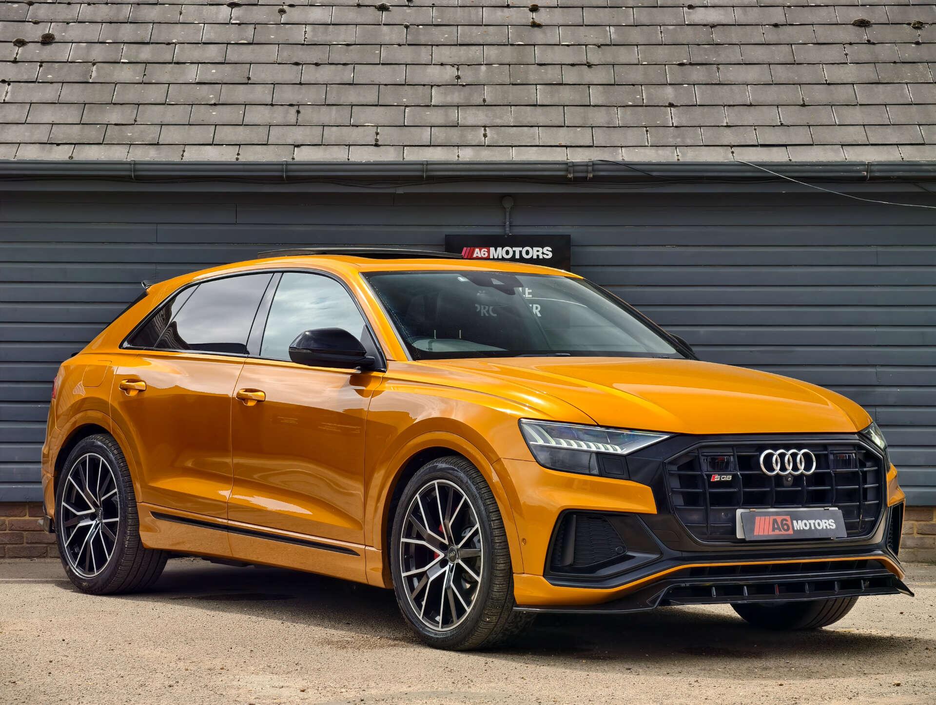 Audi Q8 view 8