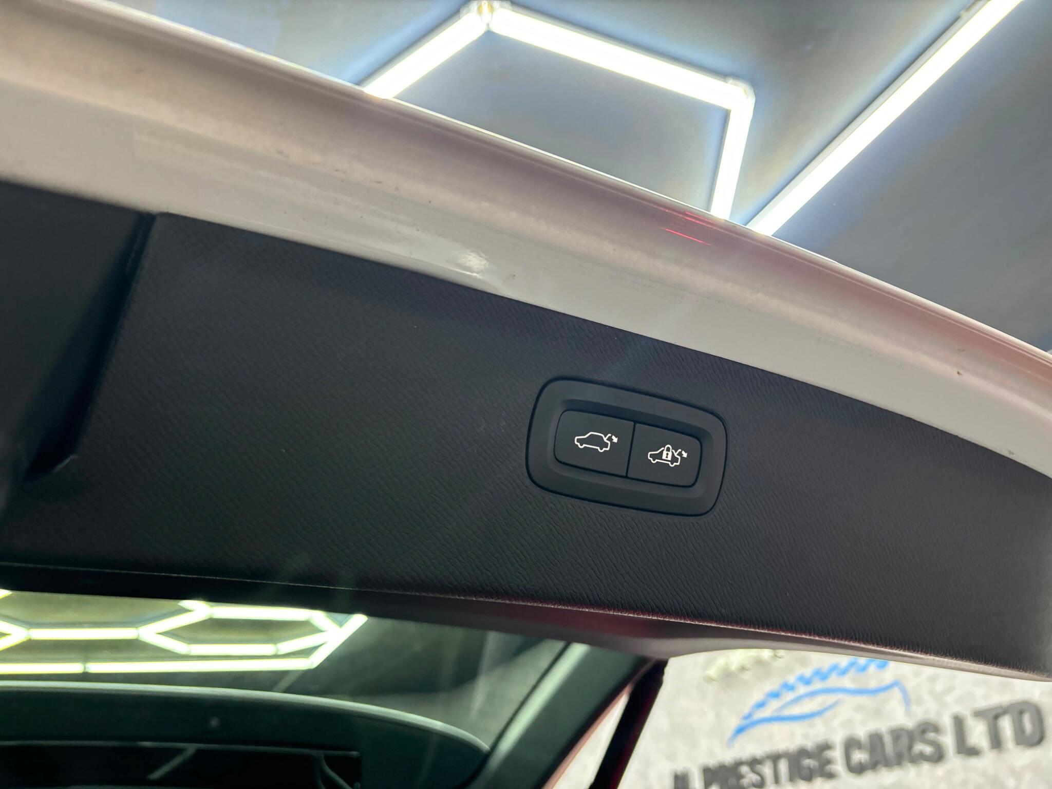 Volvo XC90 view 19