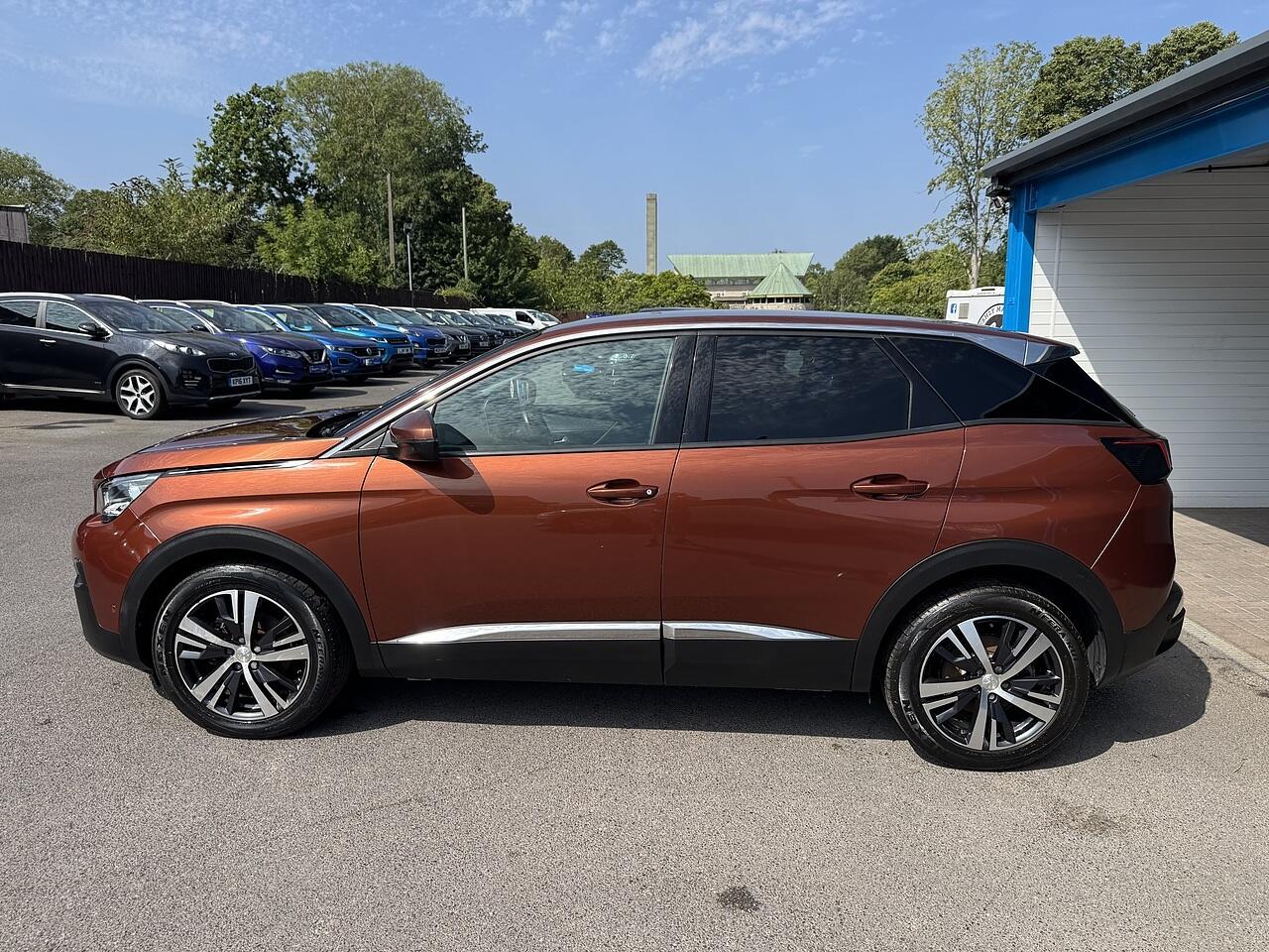 Peugeot 3008 view 9