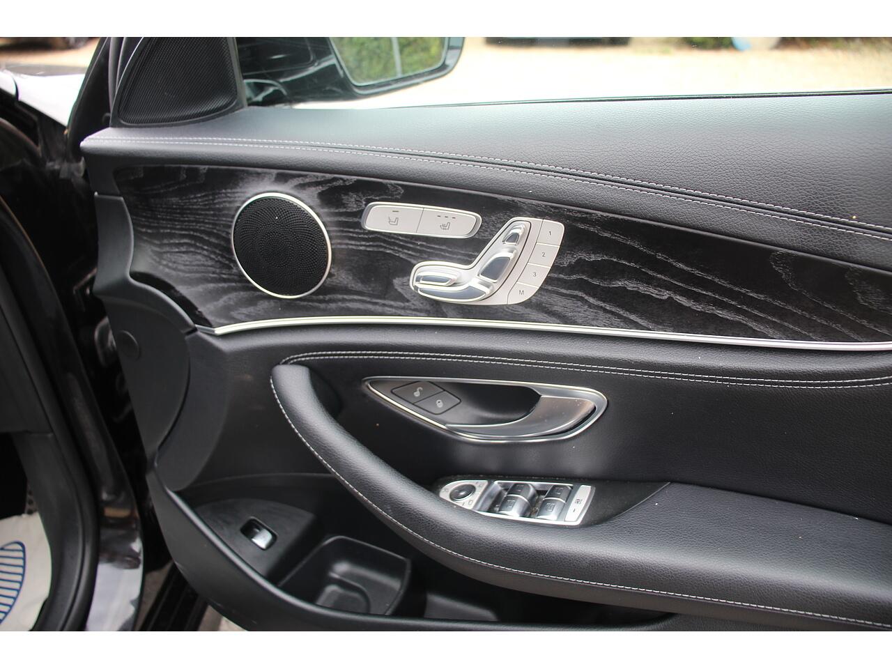 Mercedes-Benz E Class view 40