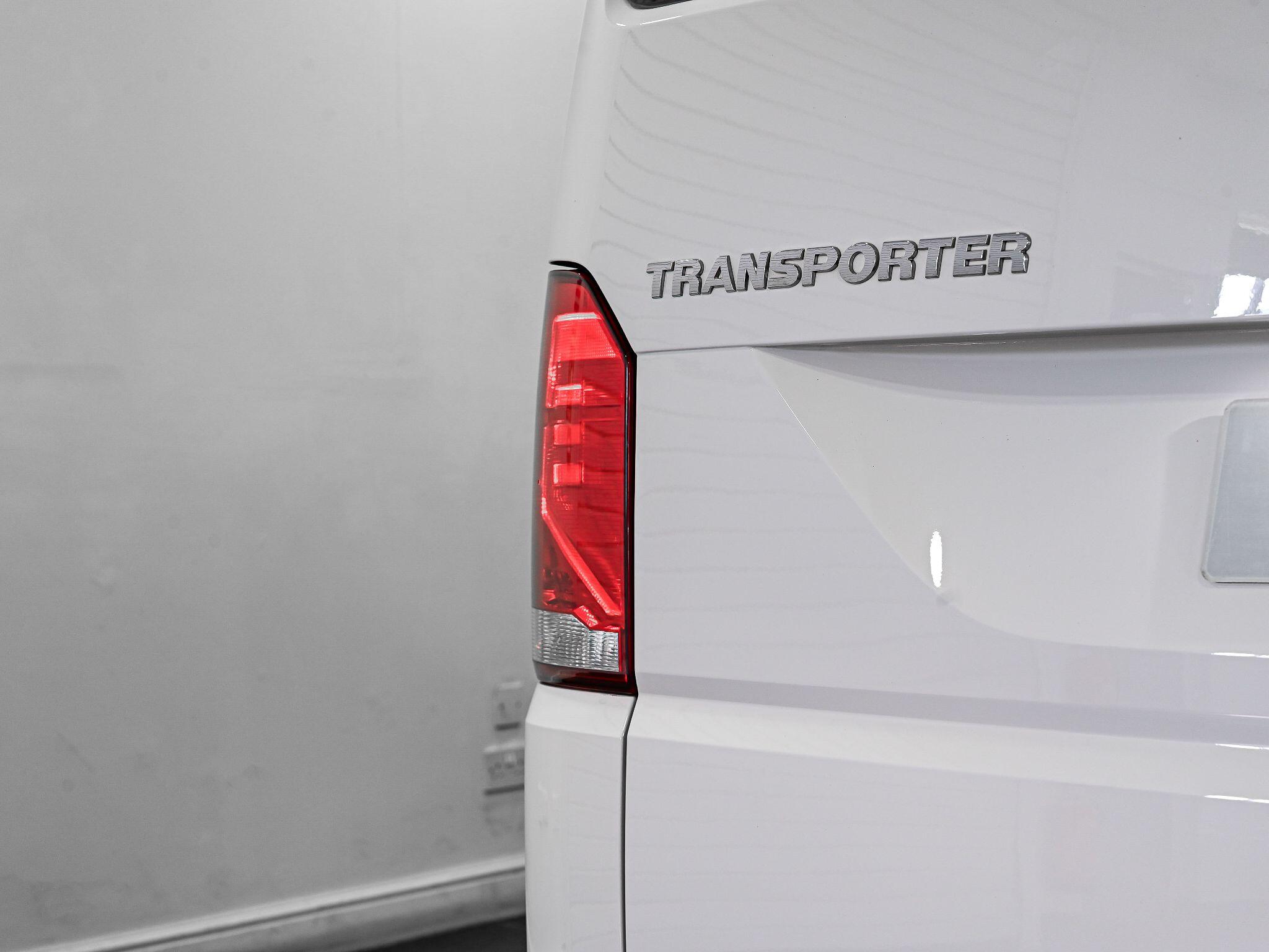 Volkswagen Transporter view 25