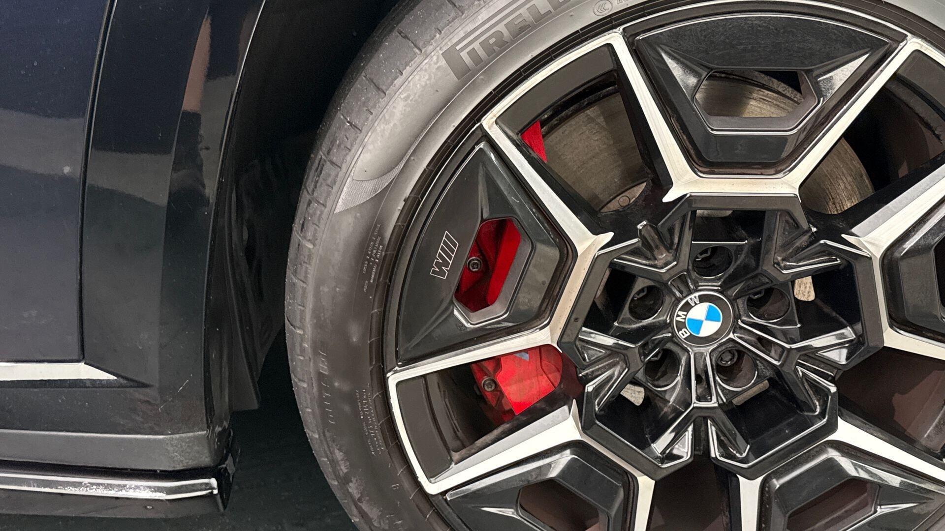 BMW XM view 37