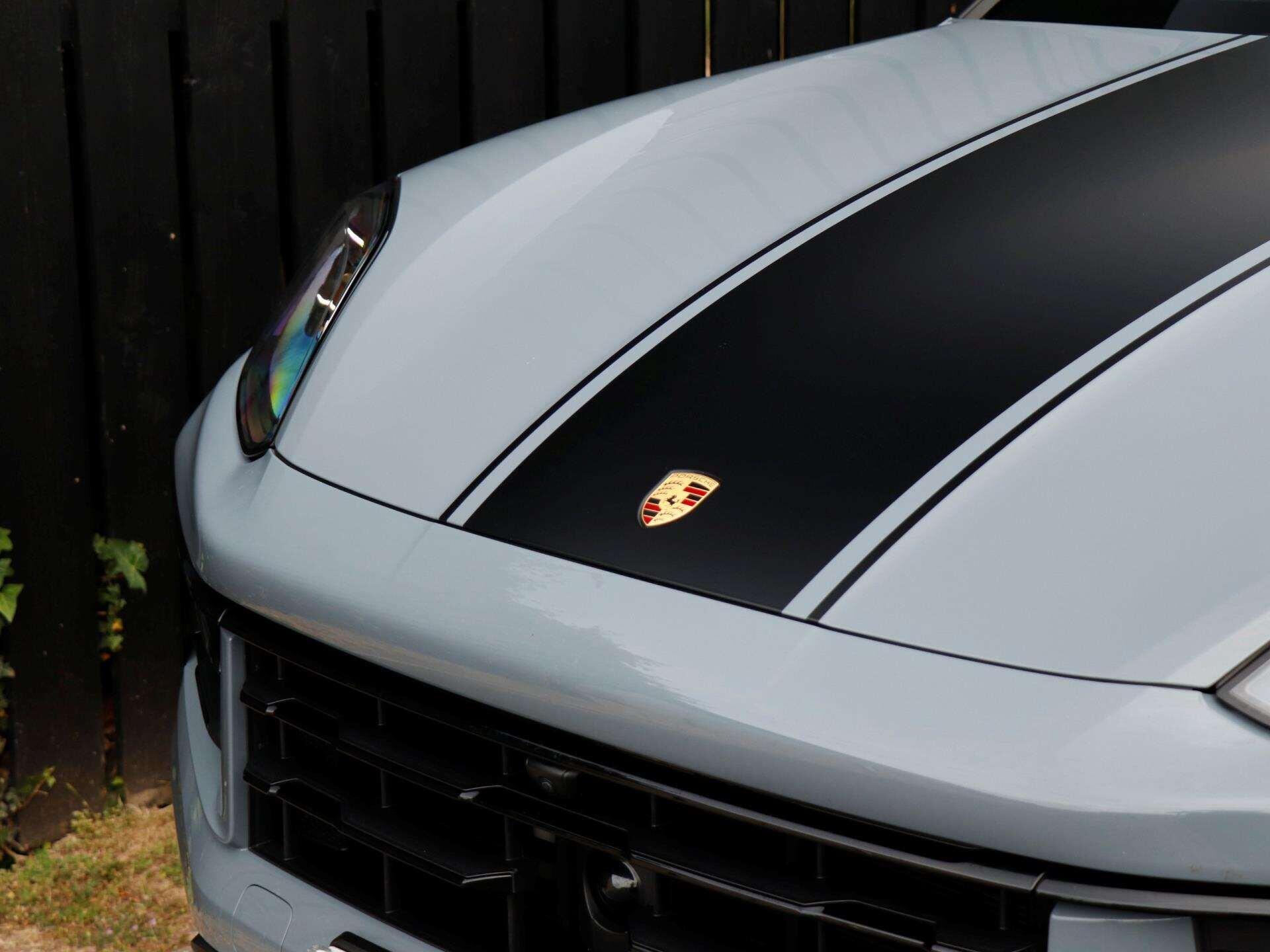 Porsche Cayenne view 33