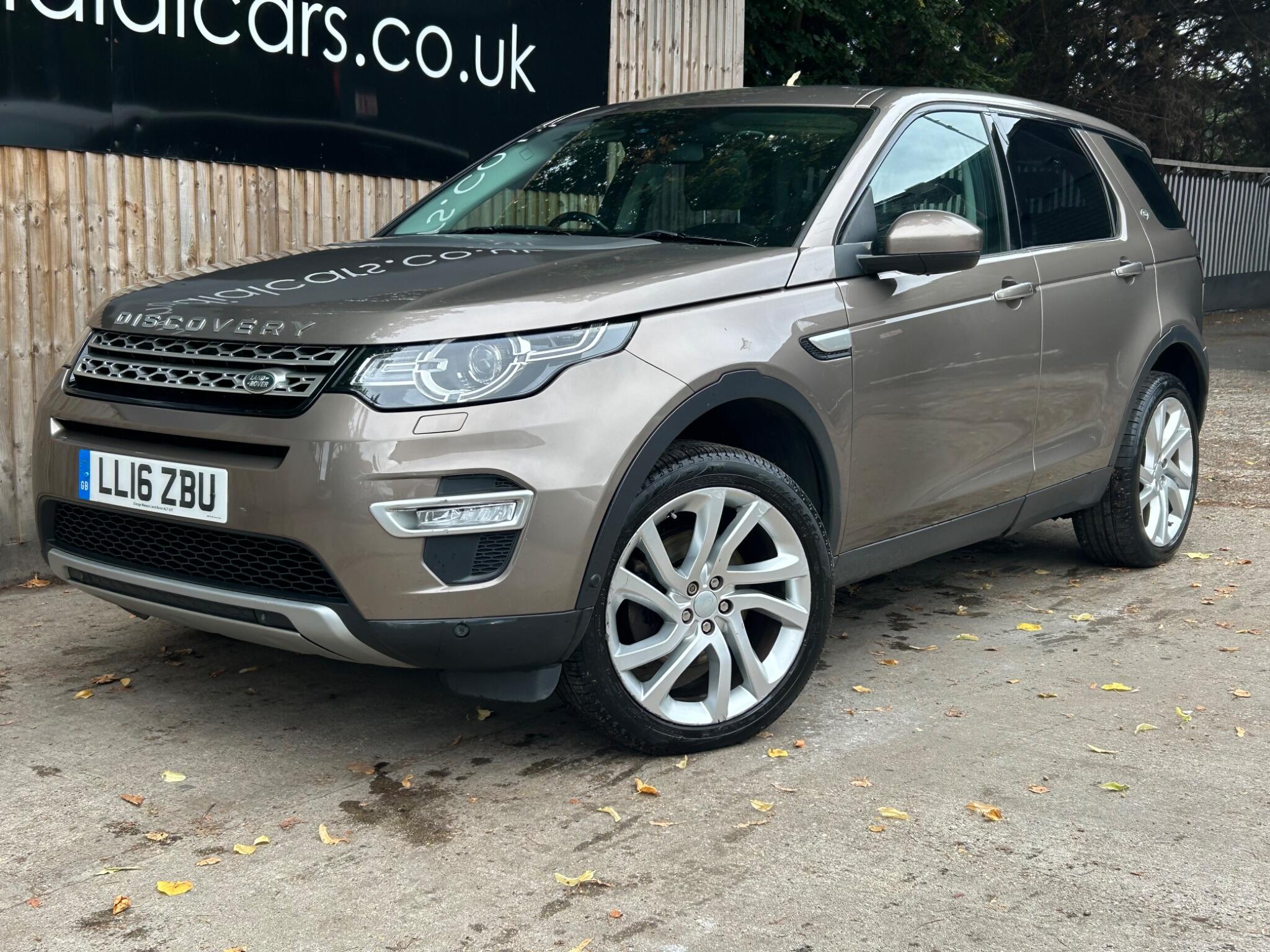 Land Rover Discovery Sport view 5