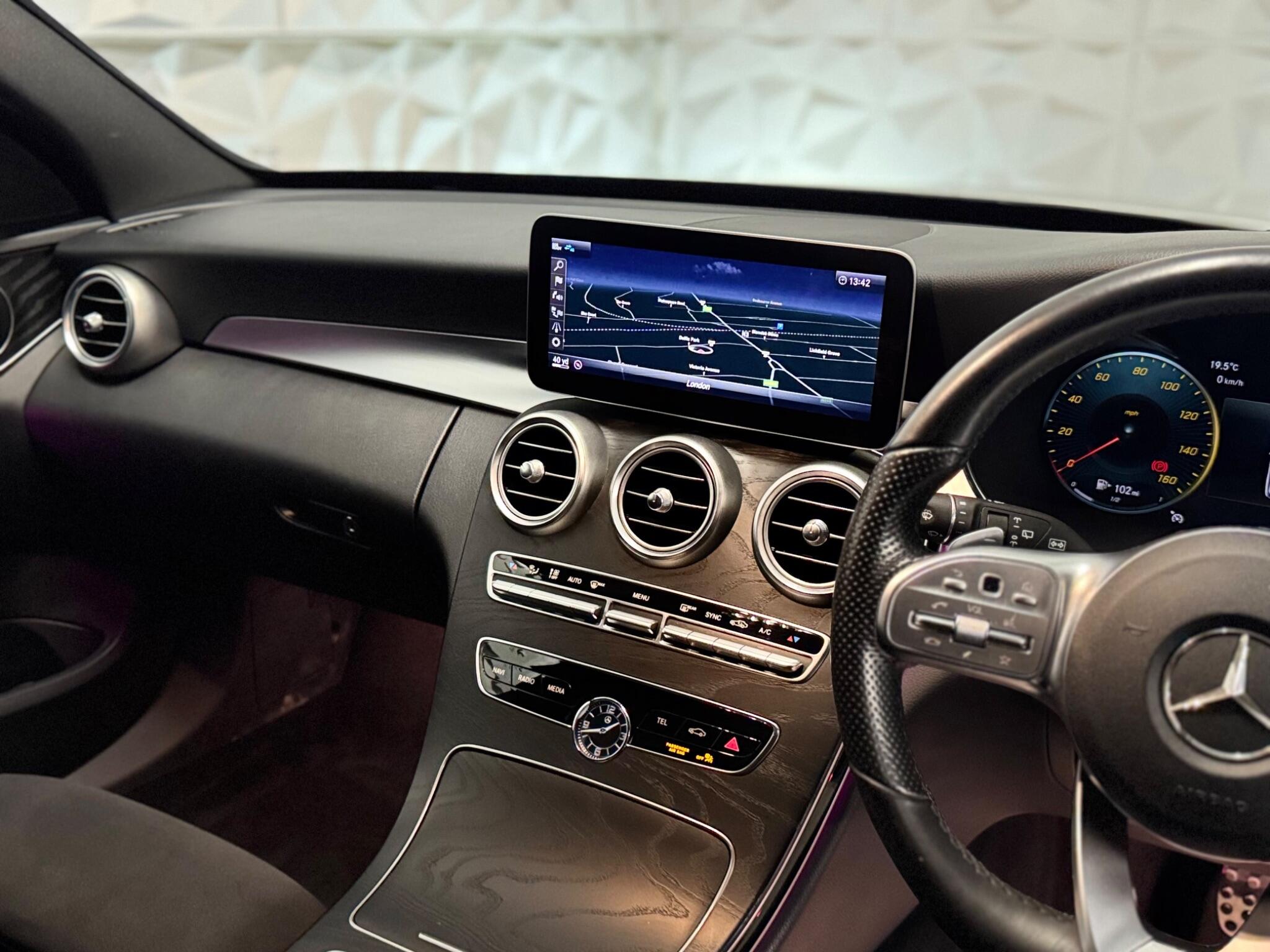 Mercedes-Benz C Class view 24