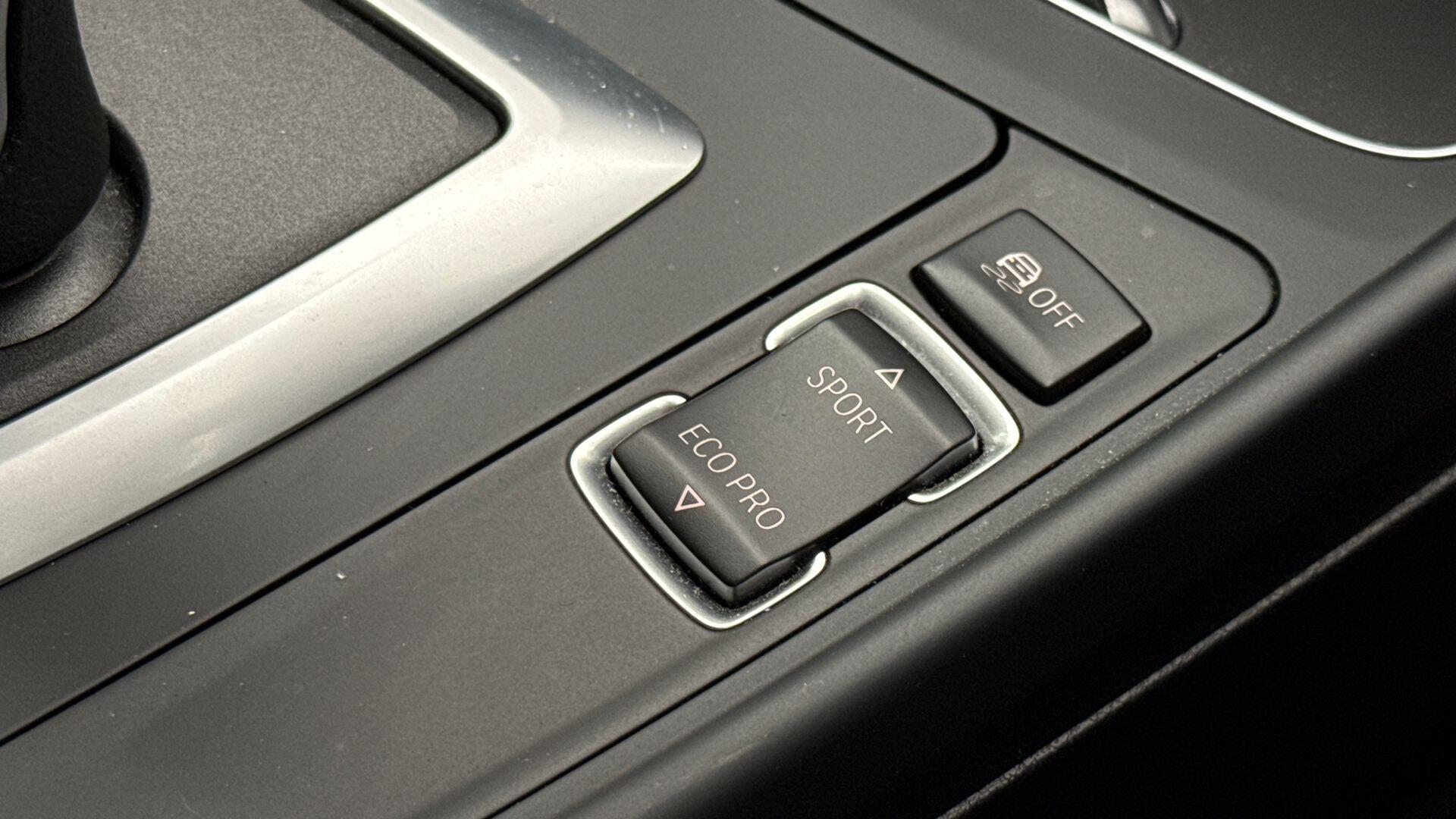 BMW 1 Series view 19