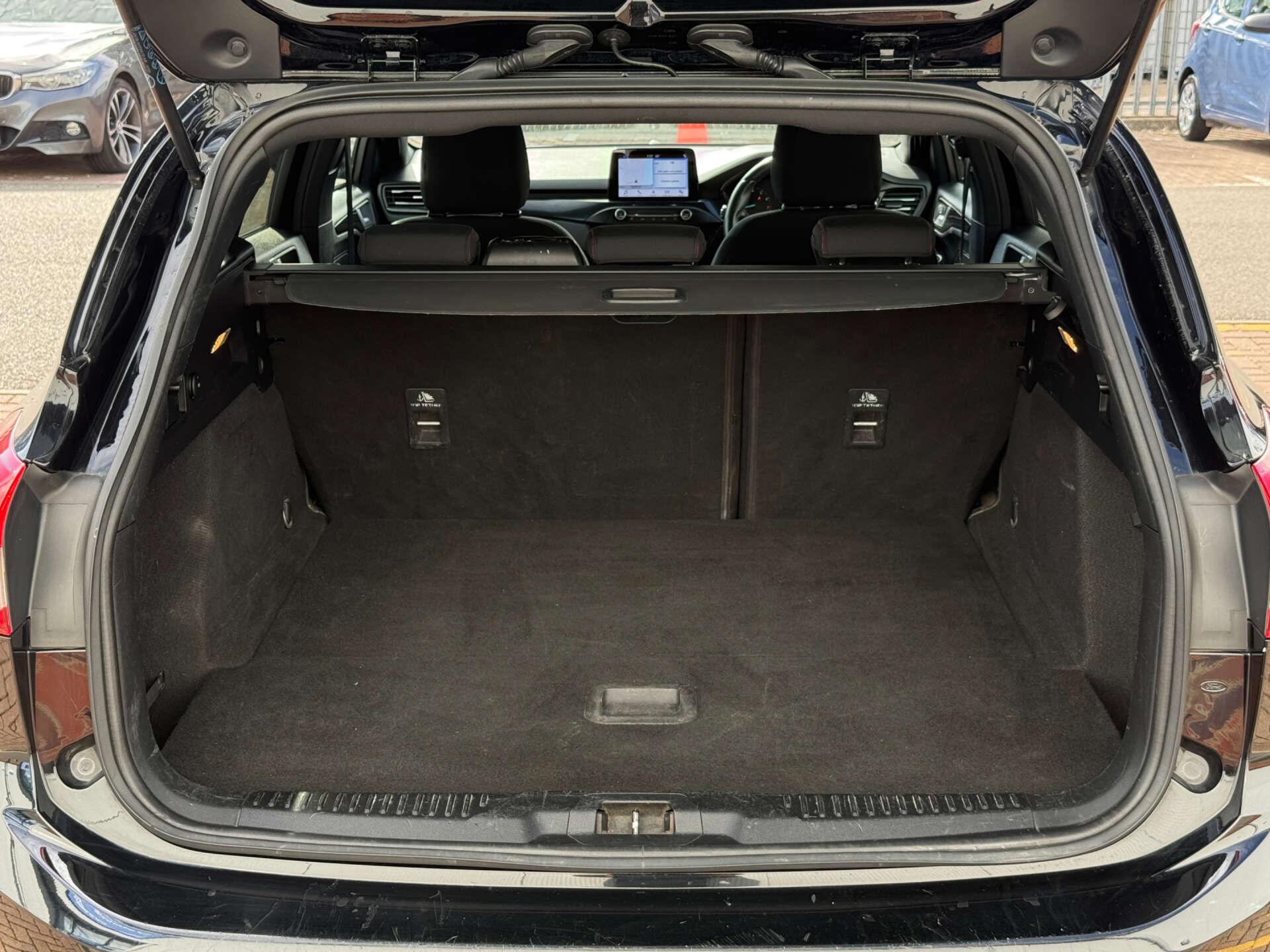 Ford Focus view 28