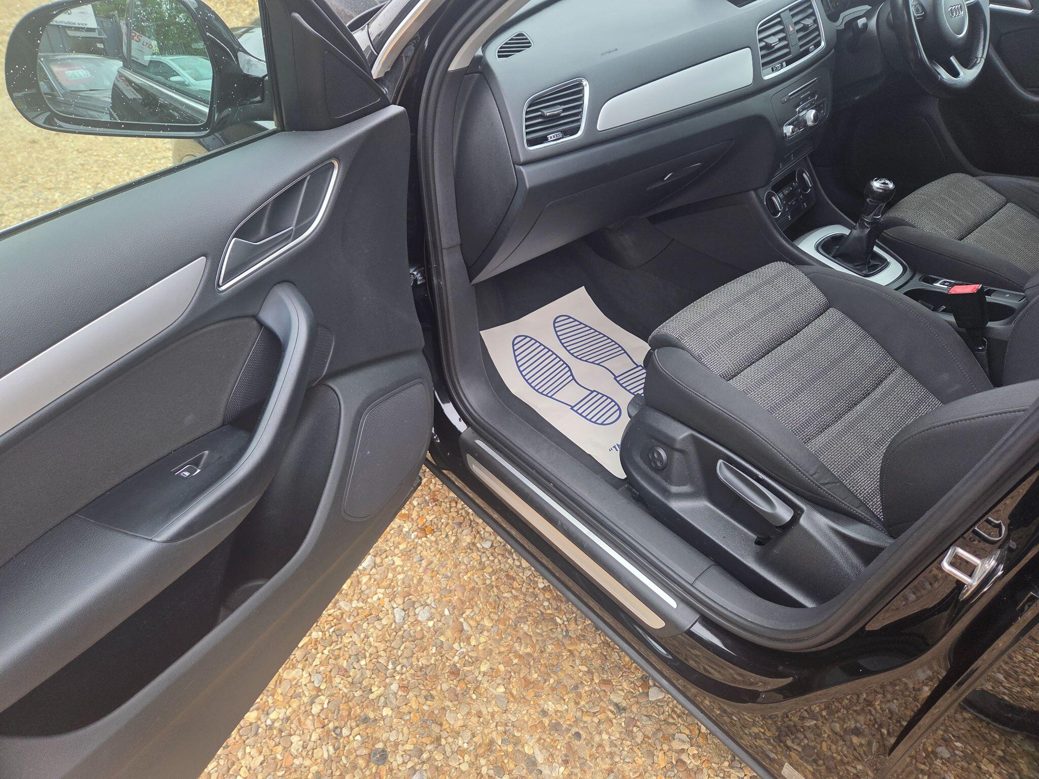 Audi Q3 view 62