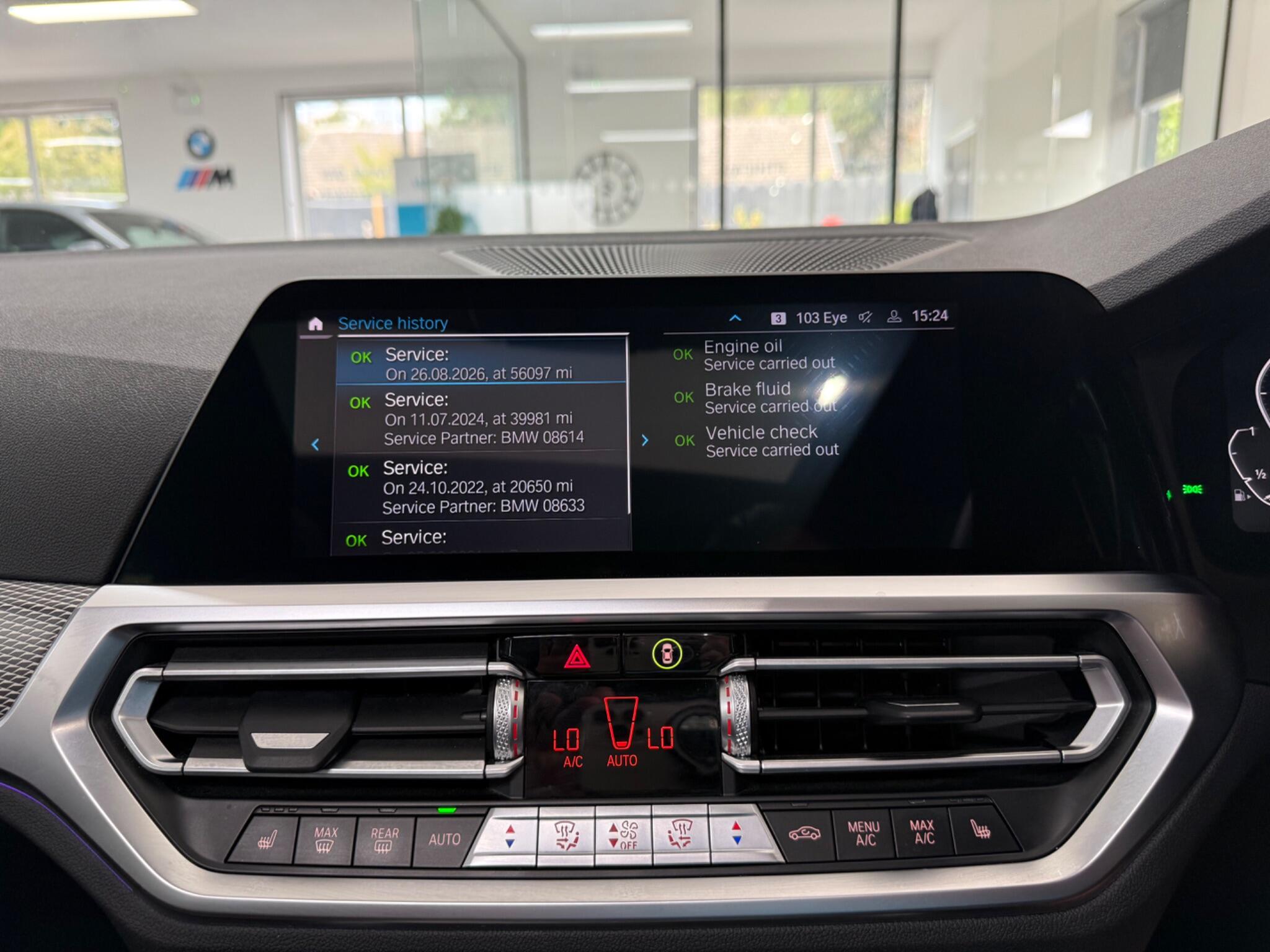 BMW 3 Series view 20
