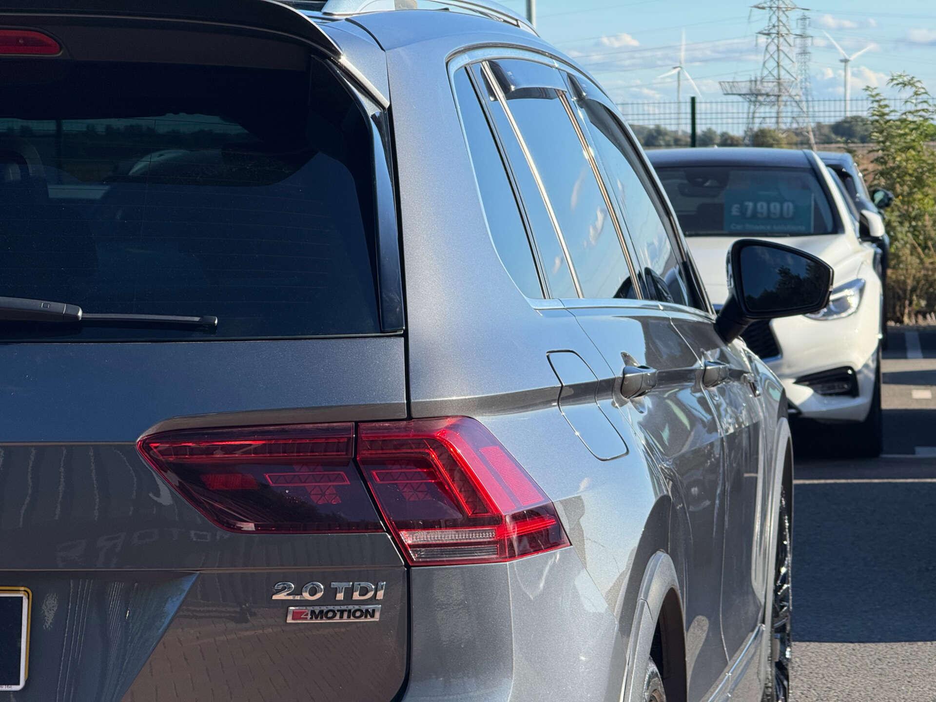 Volkswagen Tiguan view 23