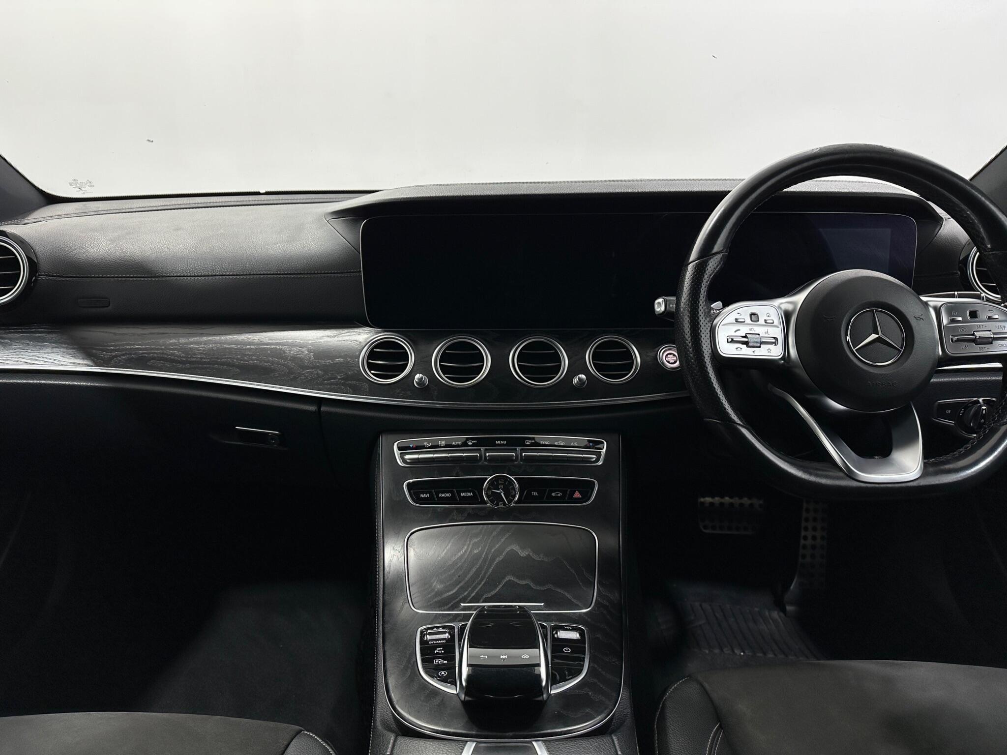 Mercedes-Benz E-Class view 21
