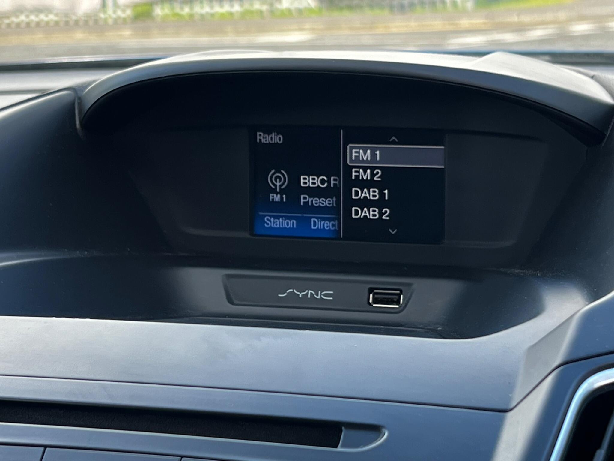 Ford C-Max view 25