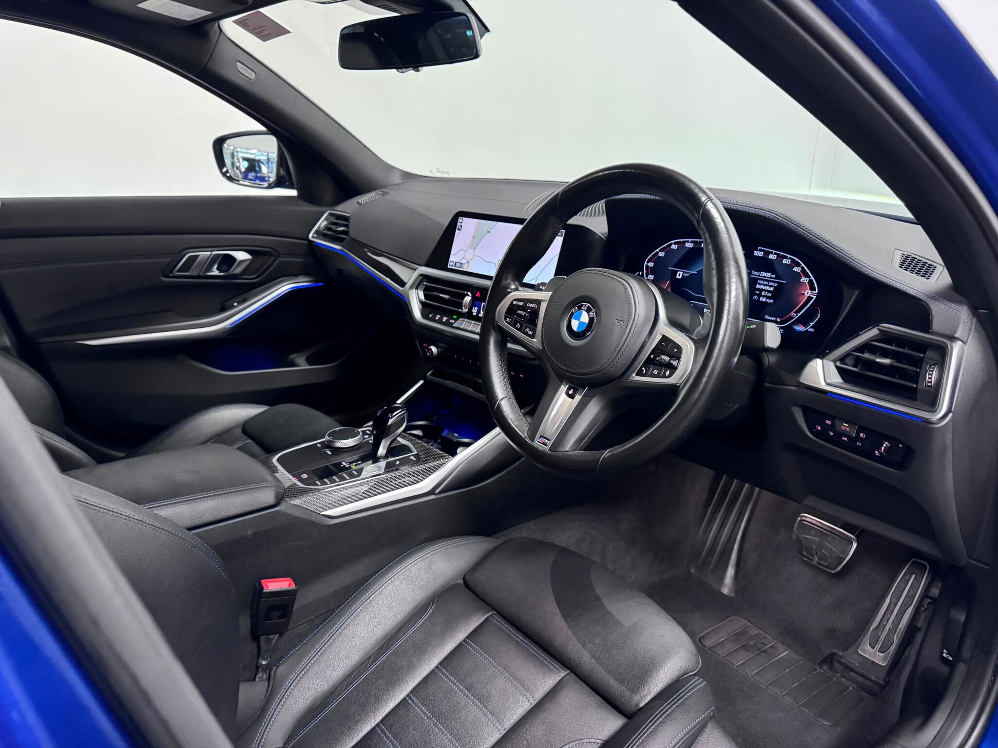 BMW 3 Series view 29