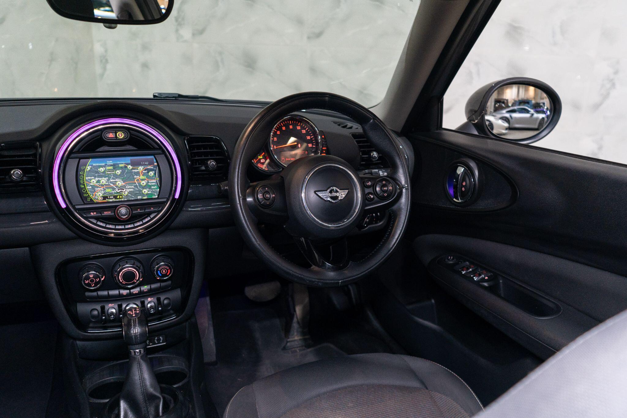 Mini Clubman view 13