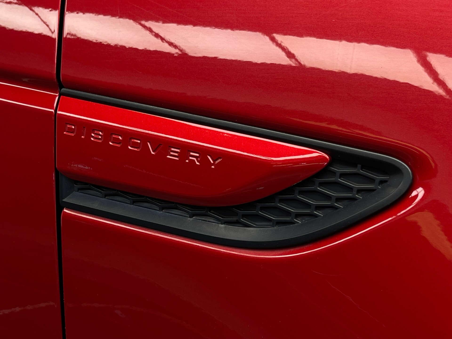 Land Rover Discovery Sport view 8