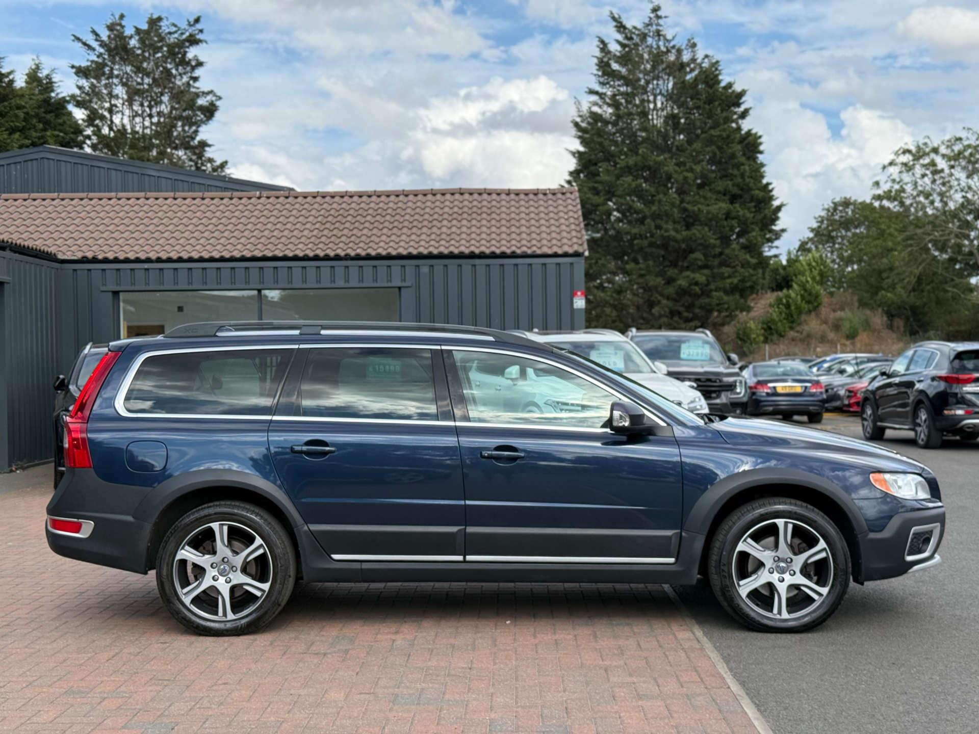 Volvo XC70 view 16