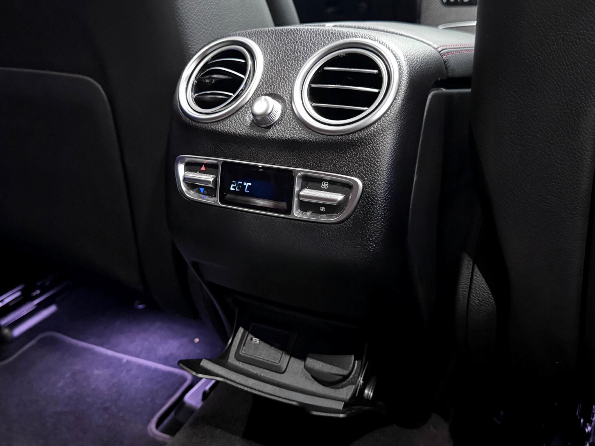 Mercedes-Benz GLC view 17