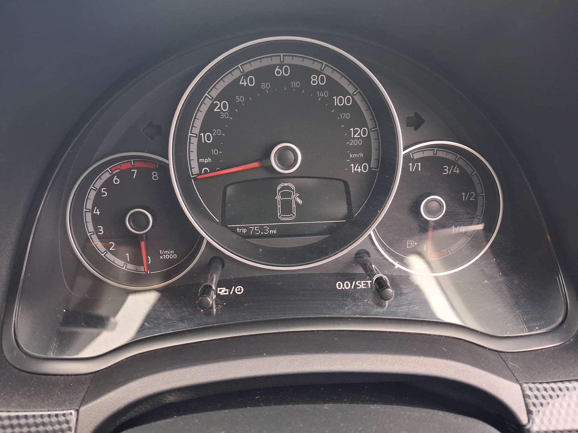 Volkswagen up! view 39